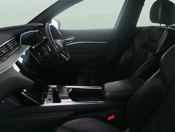 Used Audi e-tron 2022 for sale - 77240630: Photo