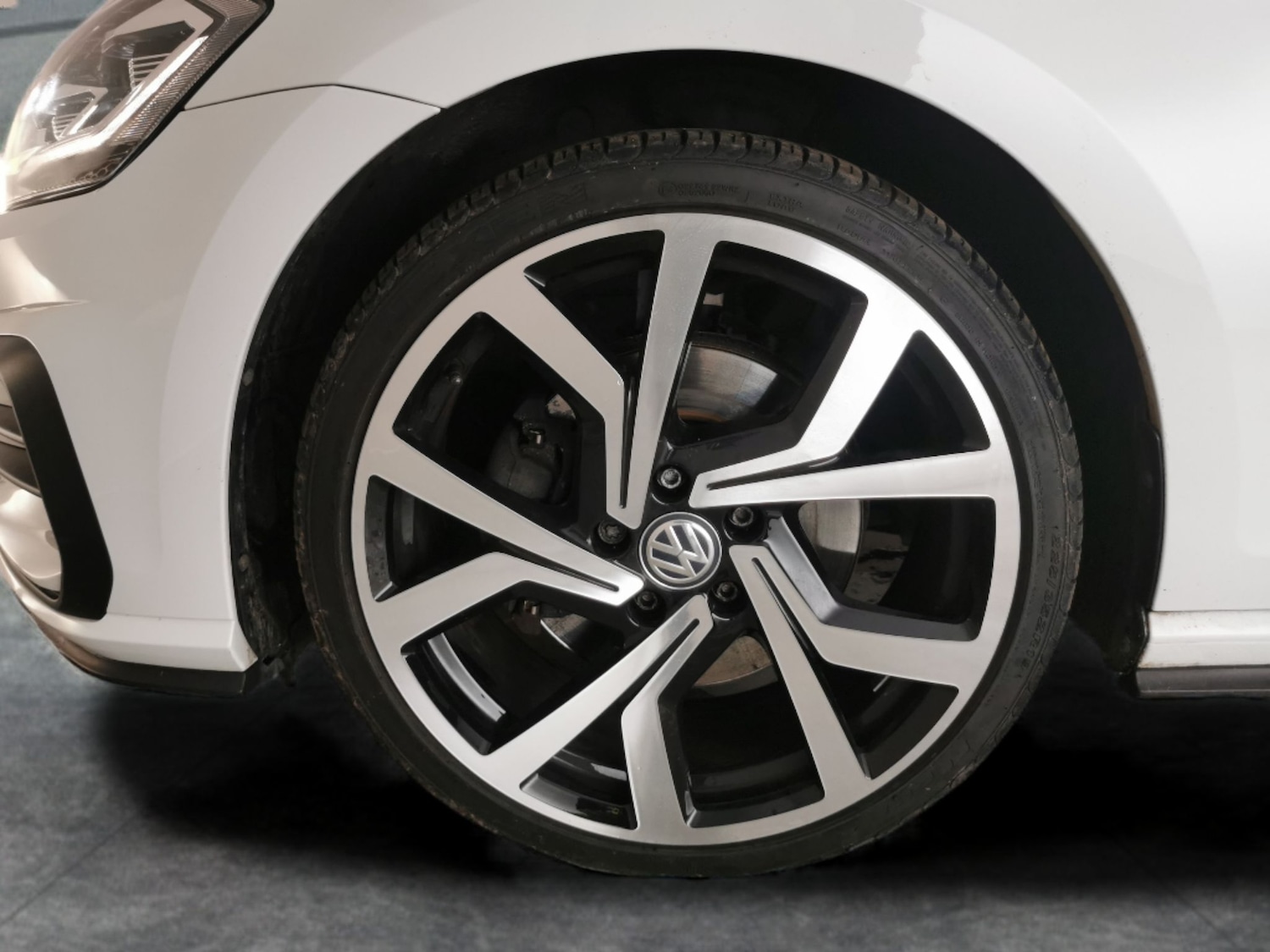 Used Volkswagen Golf 2019 for sale - 77324300: Photo 24