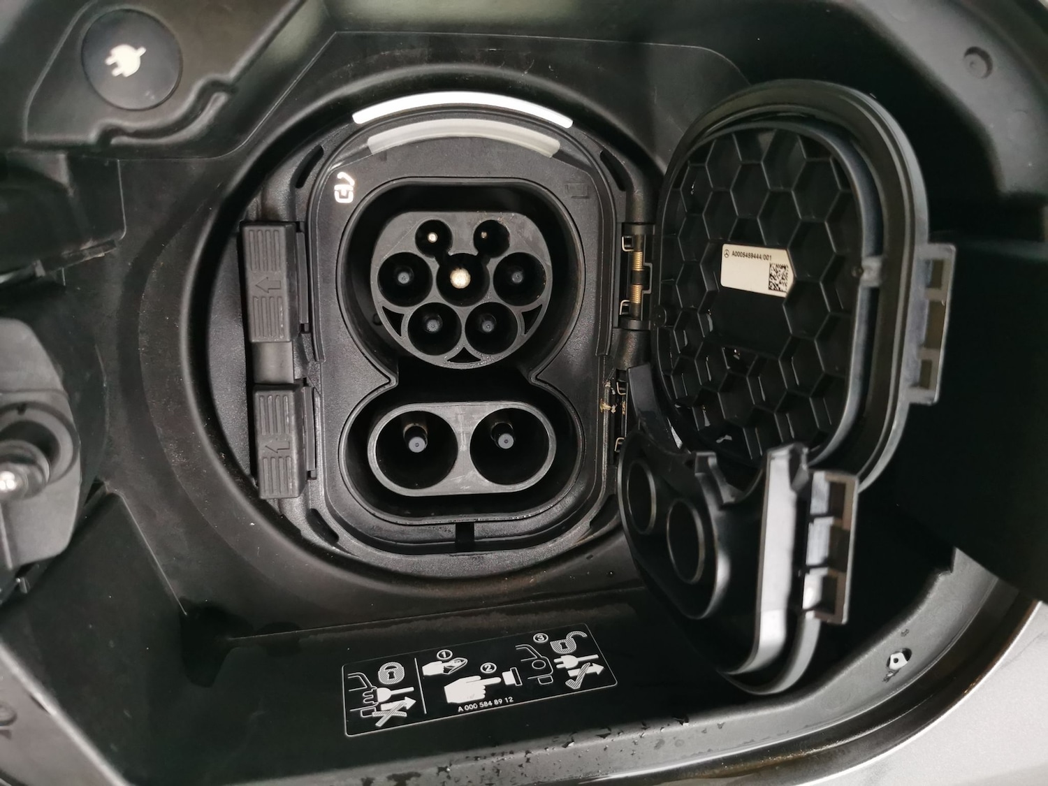 Used Mercedes-Benz EQB 2023 for sale - 77557093: Photo 34