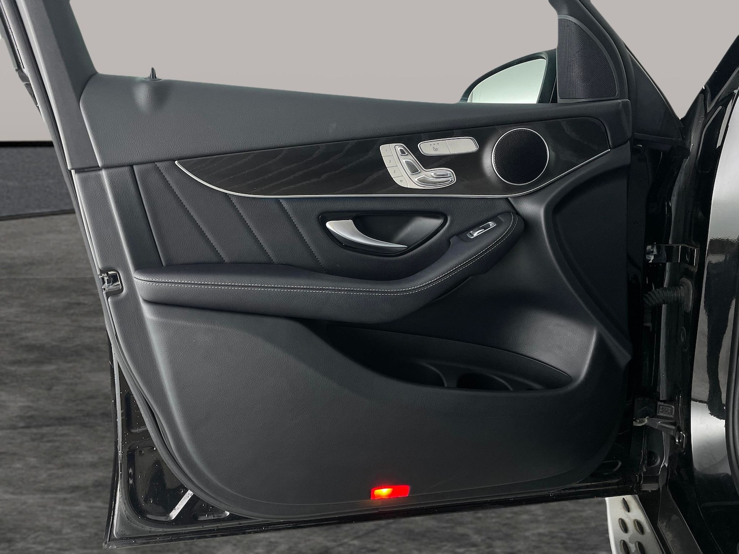 Used Mercedes-Benz GLC 2018 for sale - 77138106: Photo 29