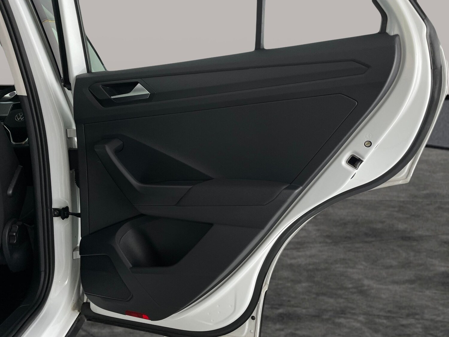 Used Volkswagen T-Roc 2023 for sale - 77591193: Photo 30