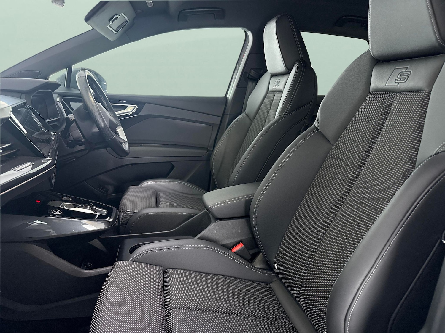 Used Audi Q4 e-tron 2023 for sale - 77942581: Photo 4