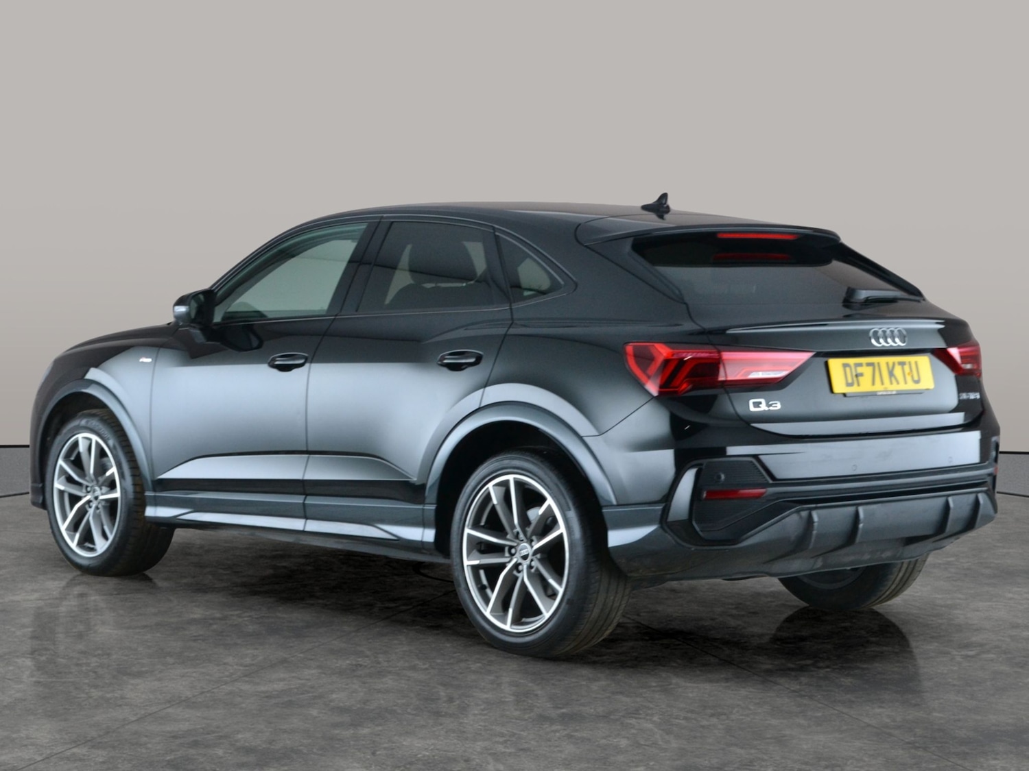 Used Audi Q3 2022 for sale - 77475373: Photo 11