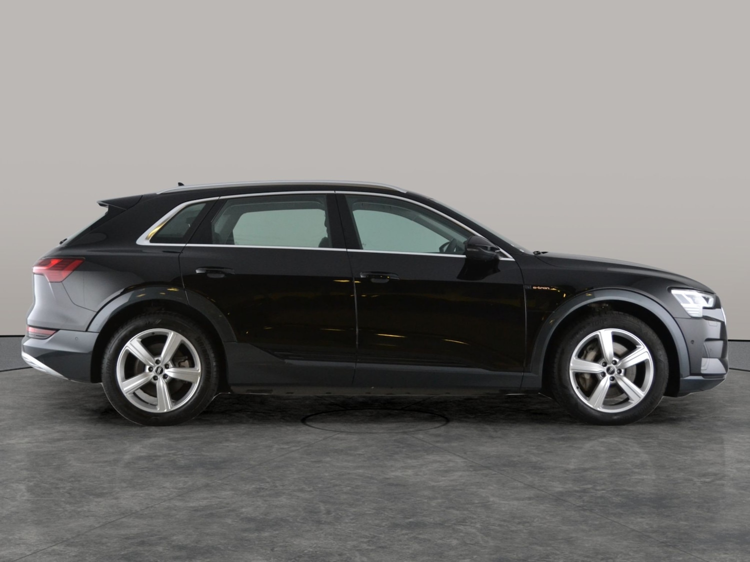 Used Audi e-tron 2021 for sale - 77848419: Photo 11