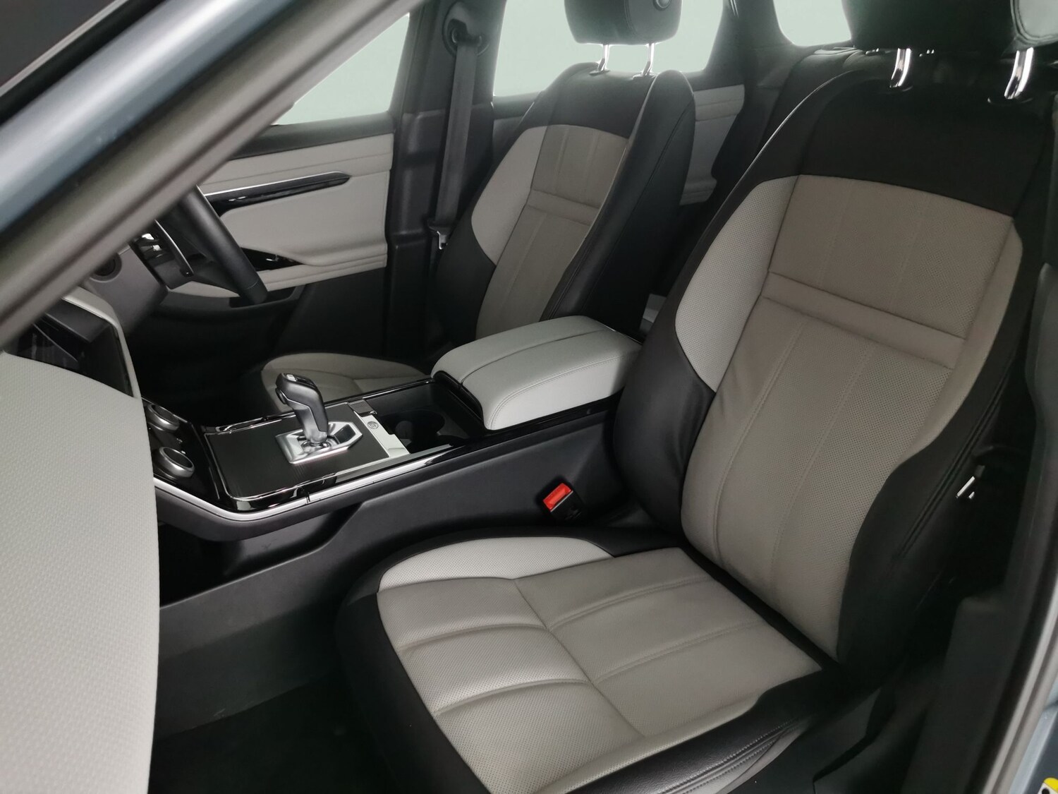 Used Land Rover Range Rover Evoque 2023 for sale - 77720830: Photo 7