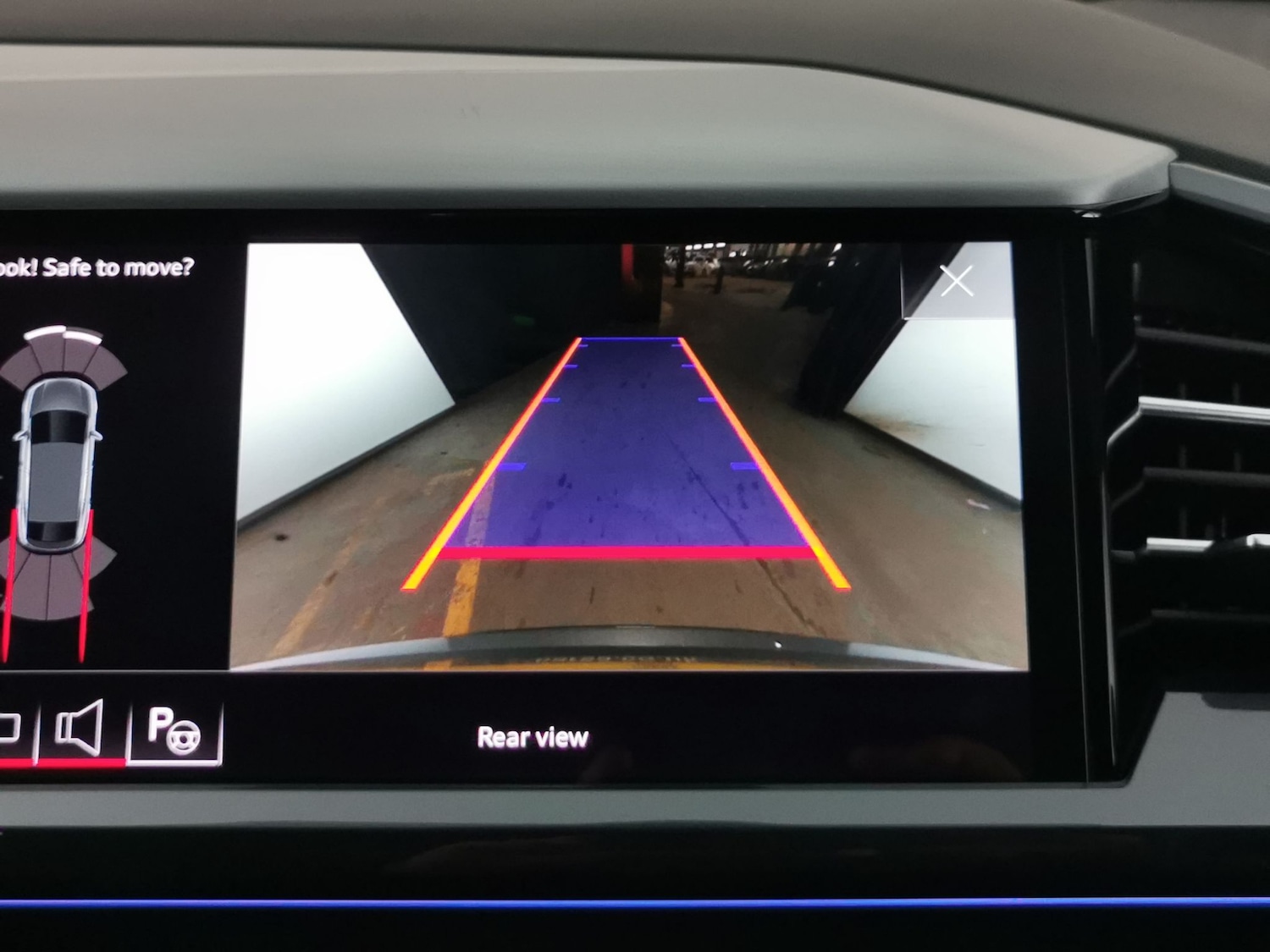 Used Audi Q4 e-tron 2023 for sale - 77888164: Photo 6