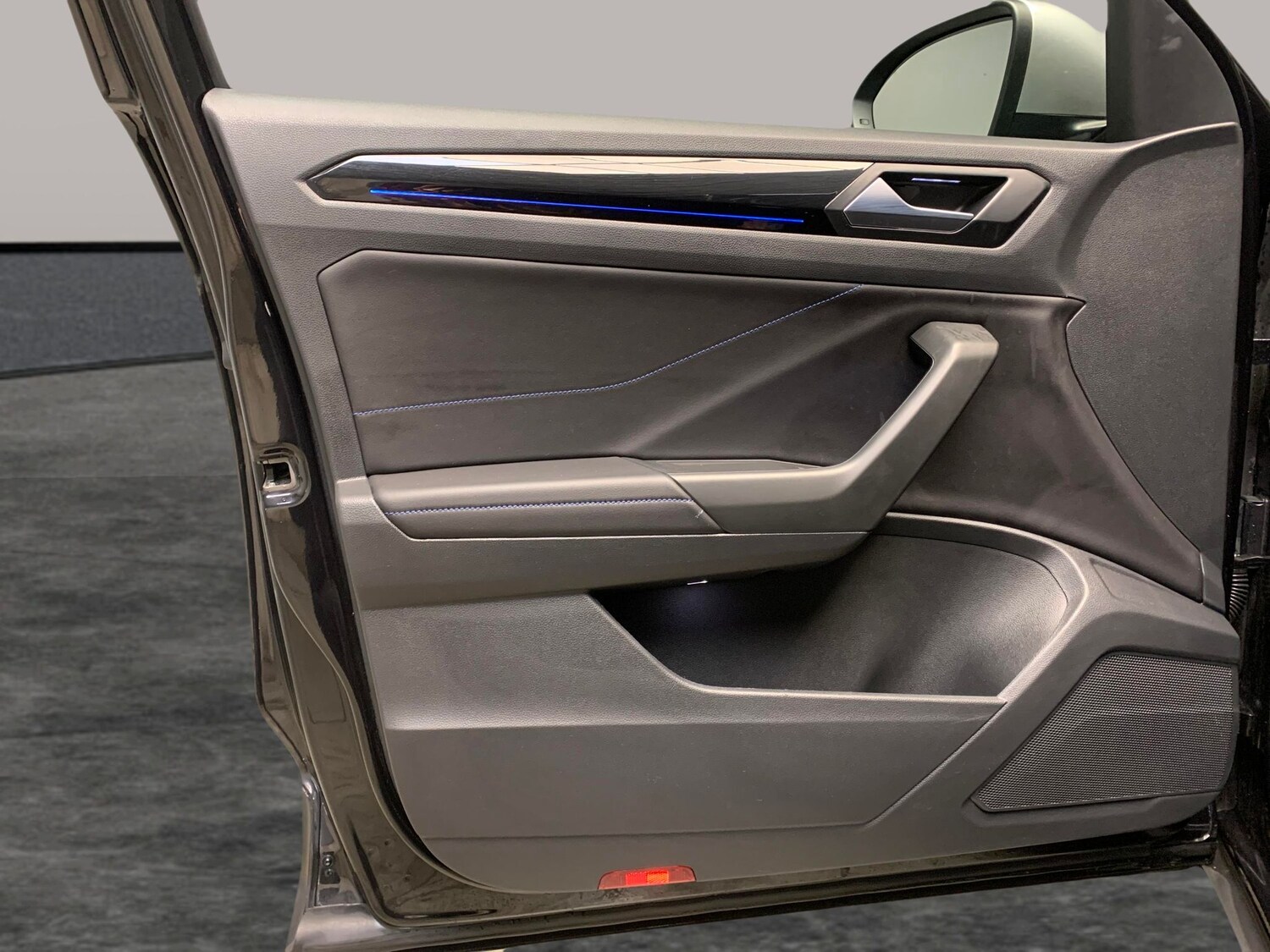 Used Volkswagen T-Roc for sale - 77271993: Photo 23