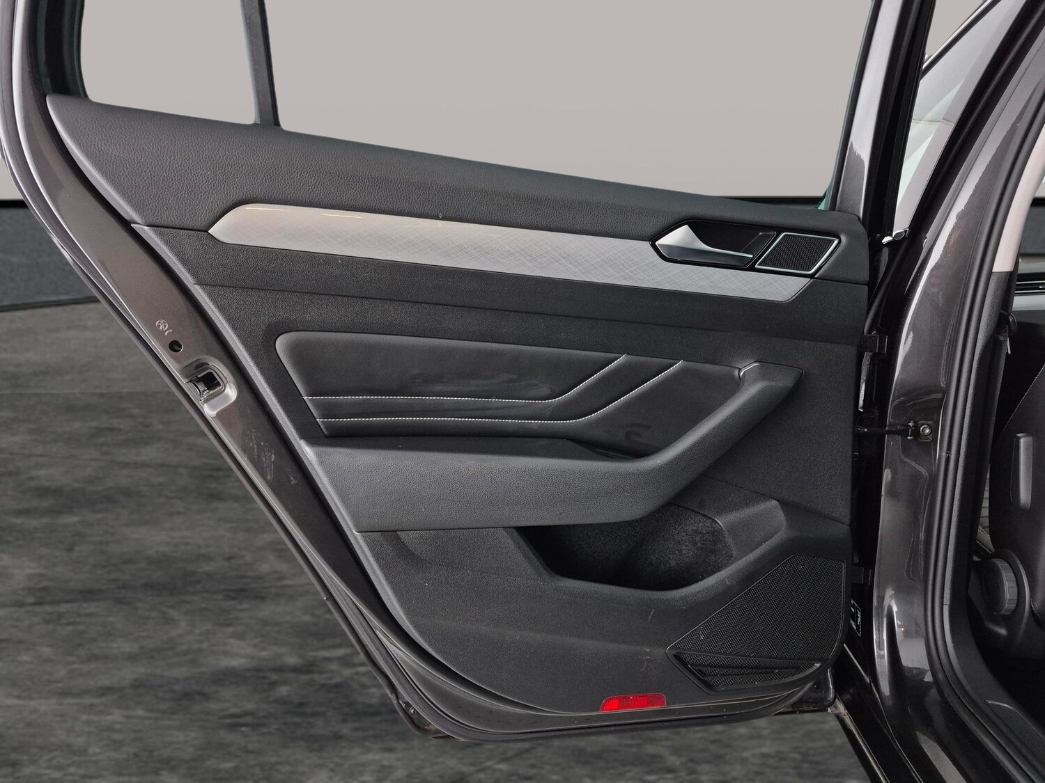 Used Volkswagen Passat 2023 for sale - 77480425: Photo 31