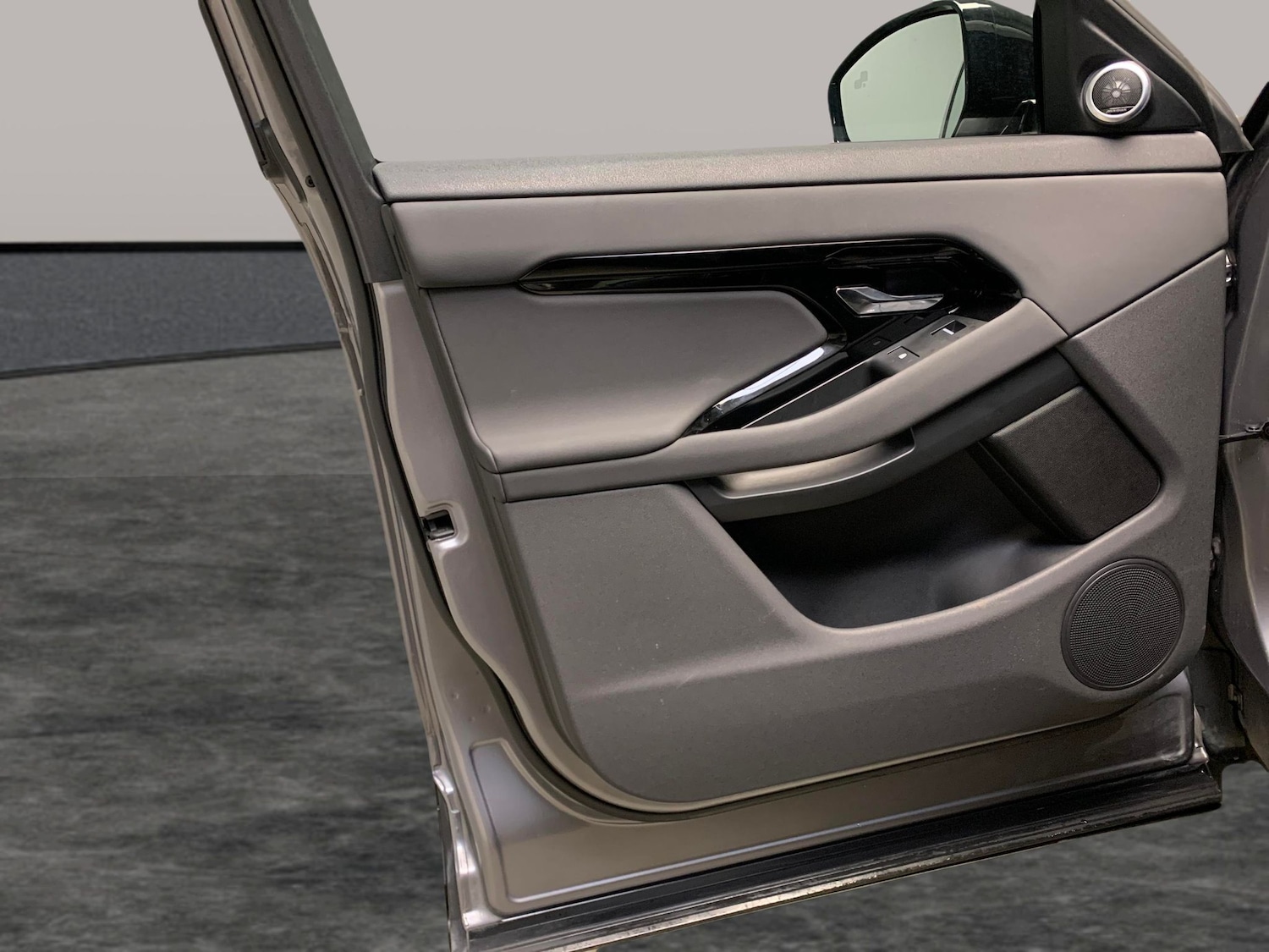 Used Land Rover Range Rover Evoque 2023 for sale - 76853776: Photo 31