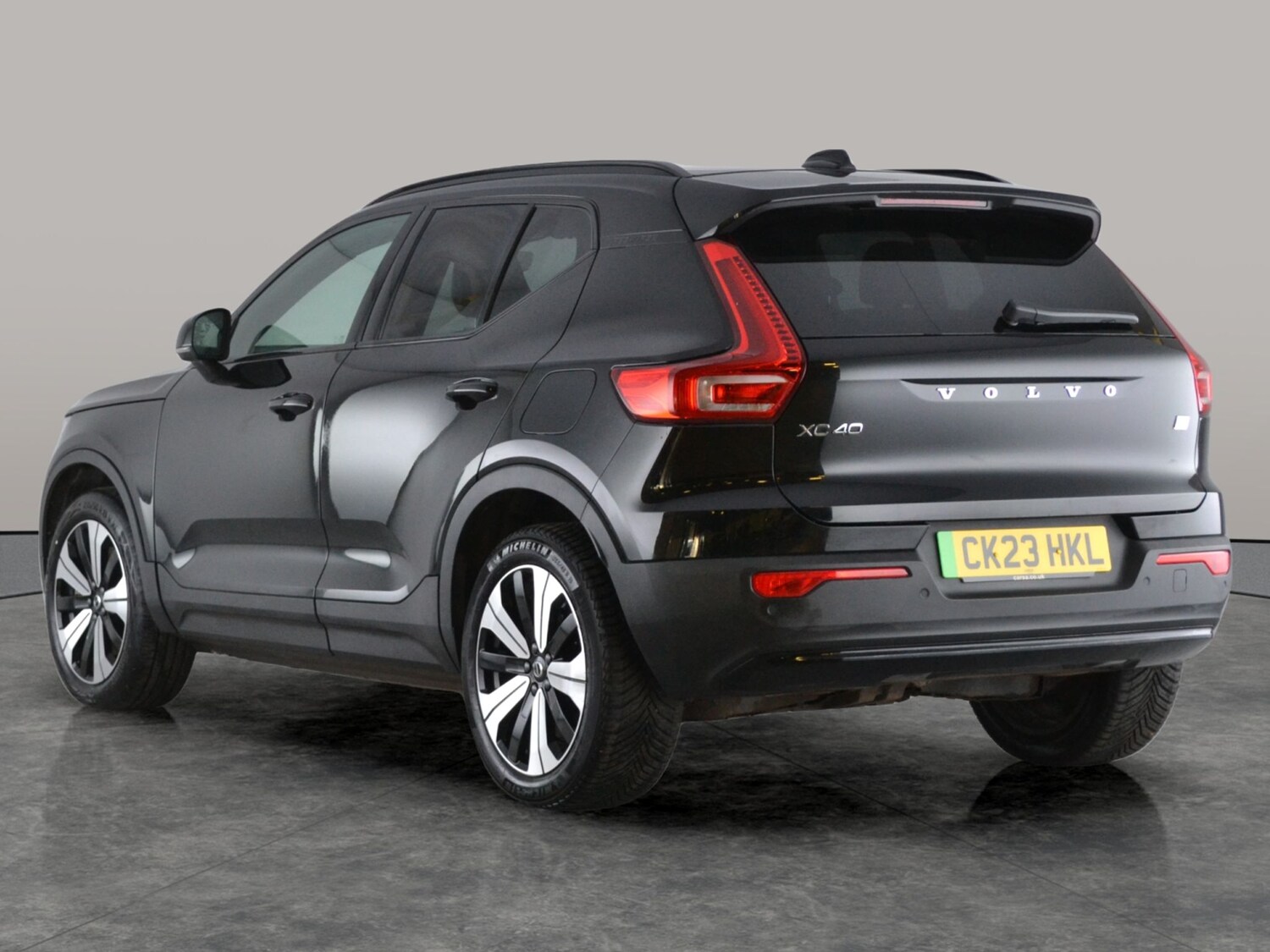 Used Volvo XC40 for sale - 77932432: Photo 6
