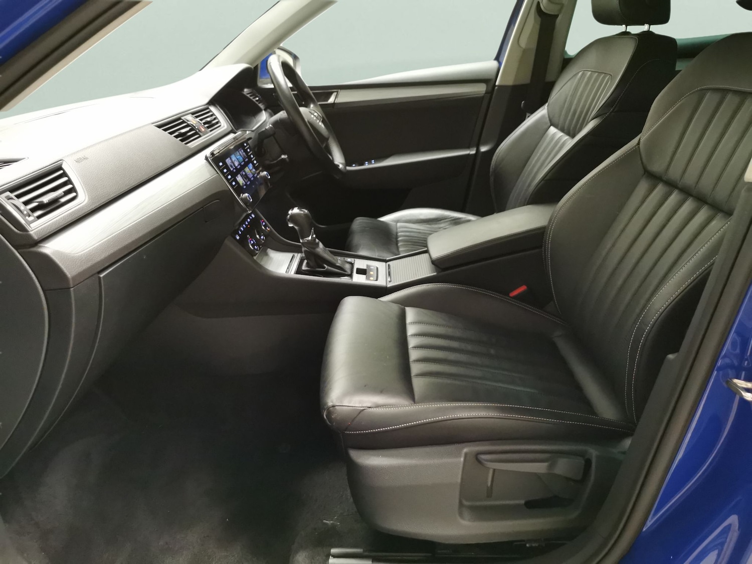 Used Skoda Superb 2021 for sale - 77720835: Photo 4