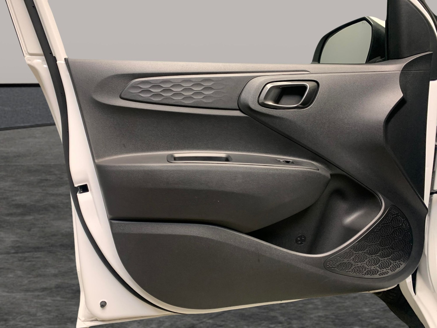 Used Hyundai i10 2023 for sale - 77475321: Photo 25