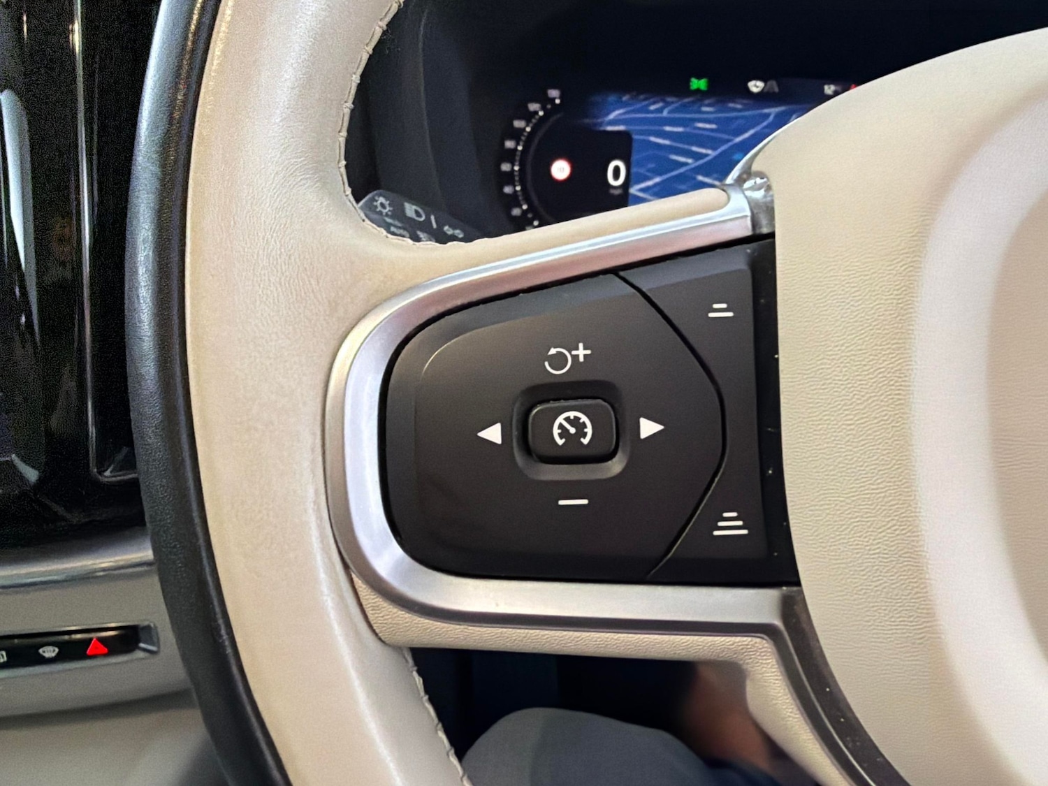 Used Volvo XC60 2022 for sale - 78079279: Photo 21