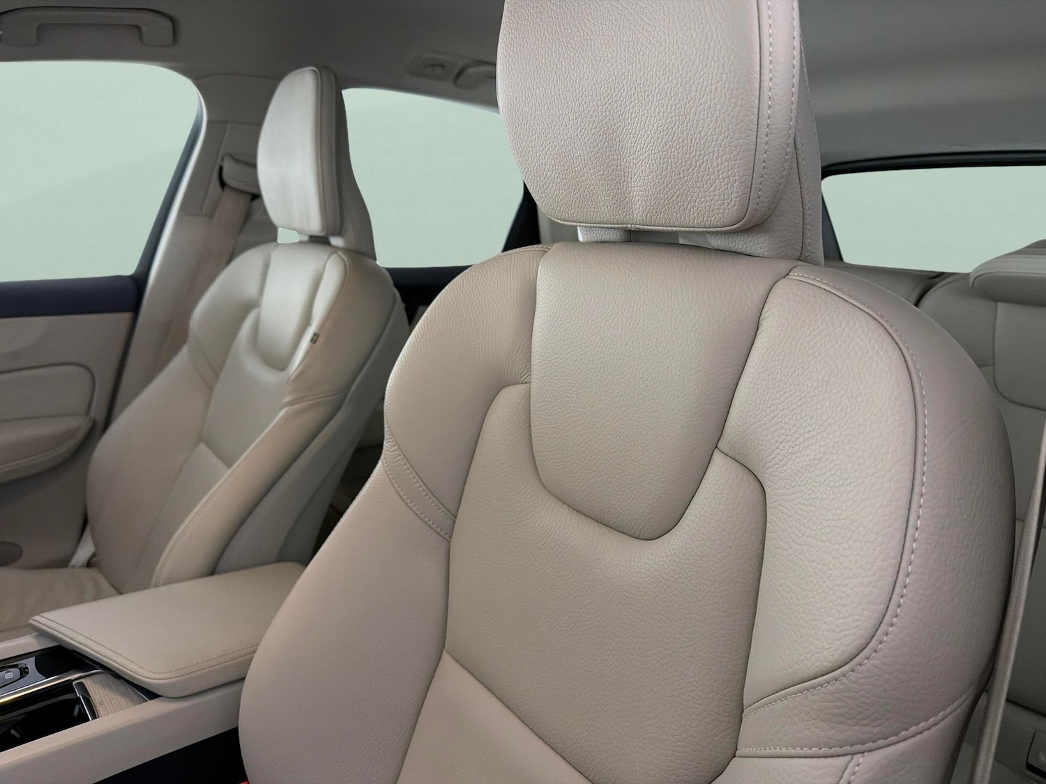 Used Volvo XC60 2022 for sale - 78079279: Photo 5