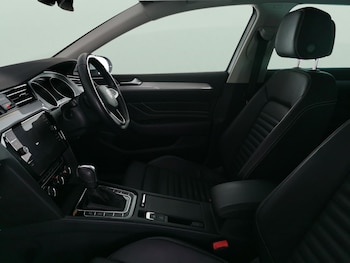 Used Volkswagen Passat 2023 for sale - 77225506: Photo