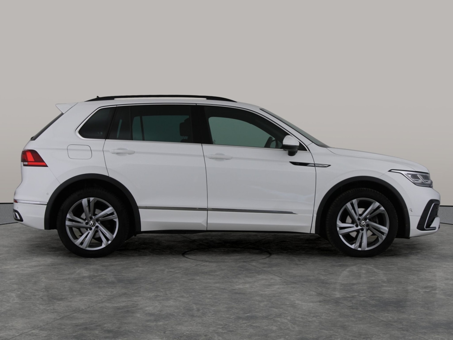 Used Volkswagen Tiguan 2023 for sale - 77034115: Photo 9