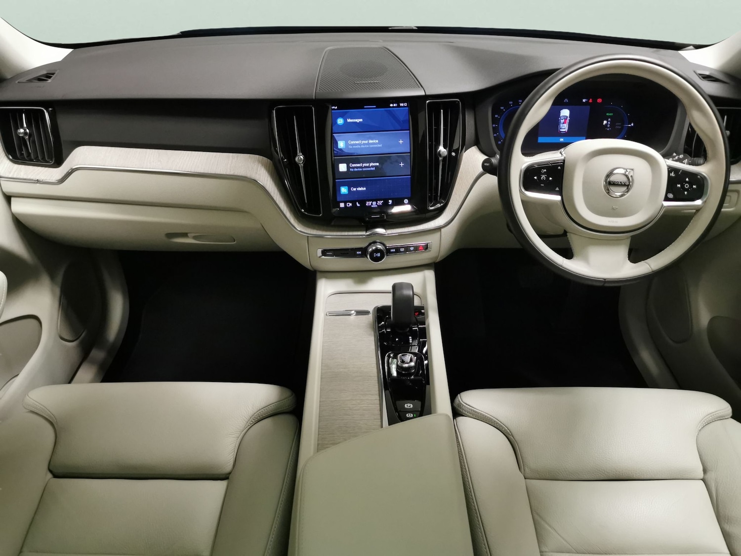 Used Volvo XC60 2023 for sale - 77776081: Photo 8