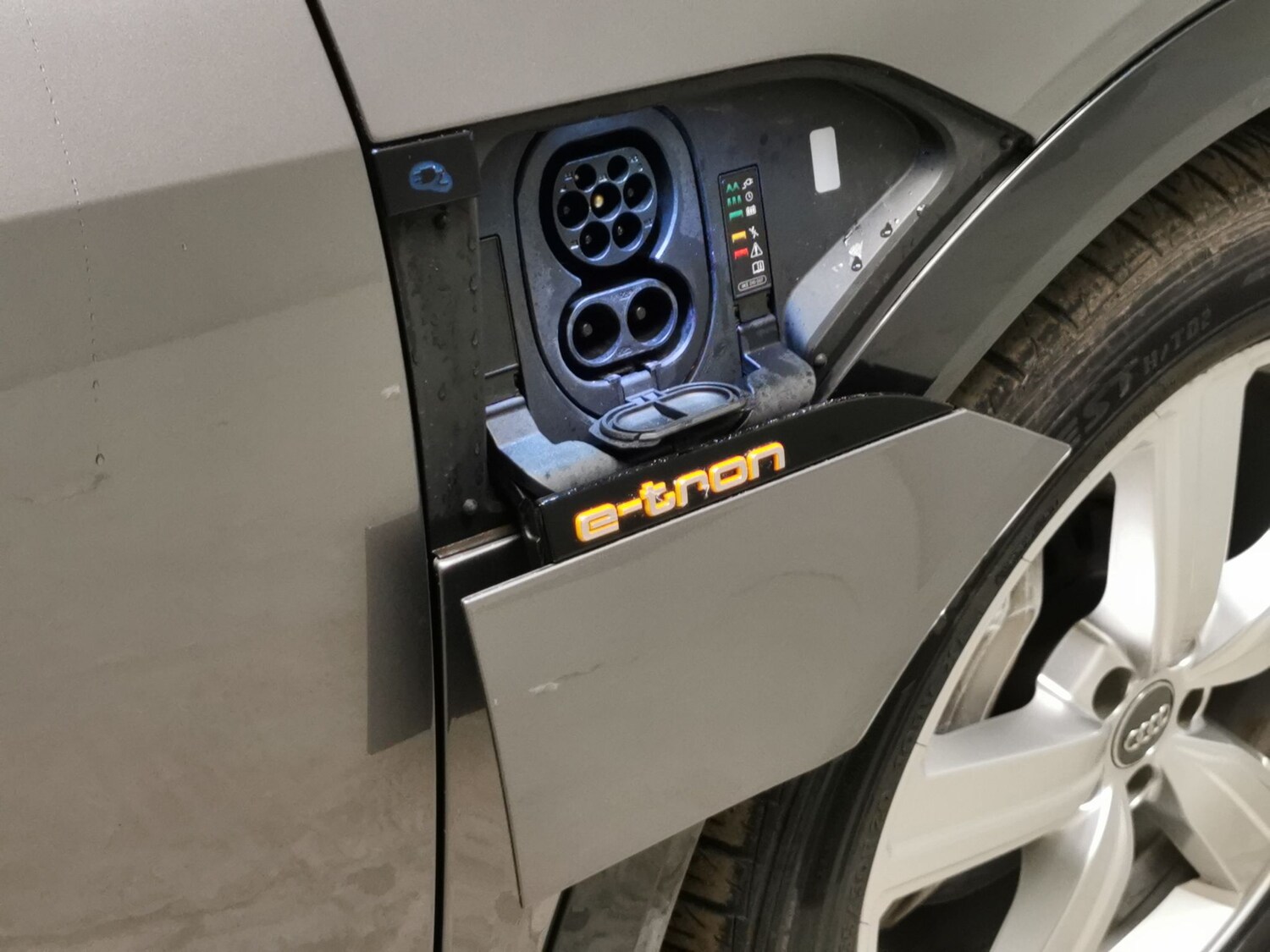 Used Audi e-tron 2020 for sale - 77903688: Photo 31