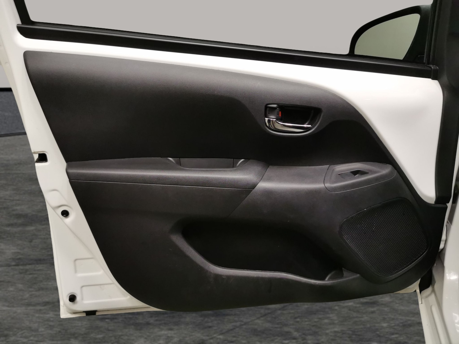 Used Toyota AYGO 2019 for sale - 76526630: Photo 28