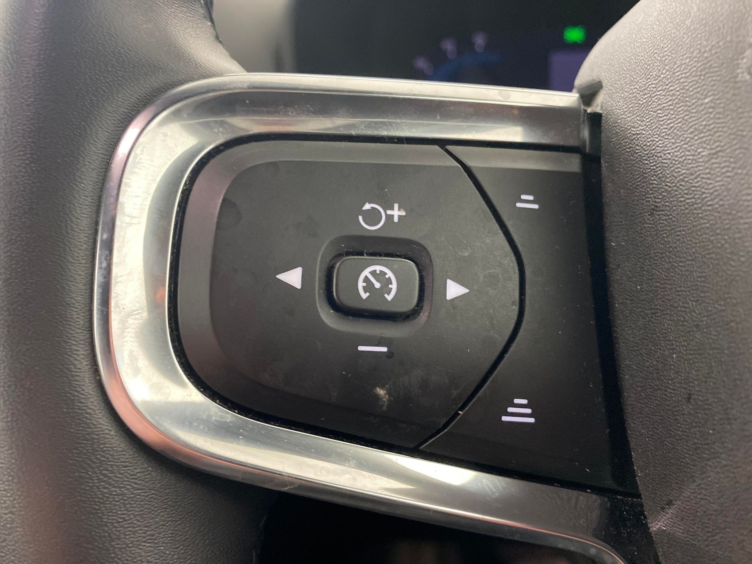 Used Volvo XC40 2022 for sale - 77627888: Photo 16