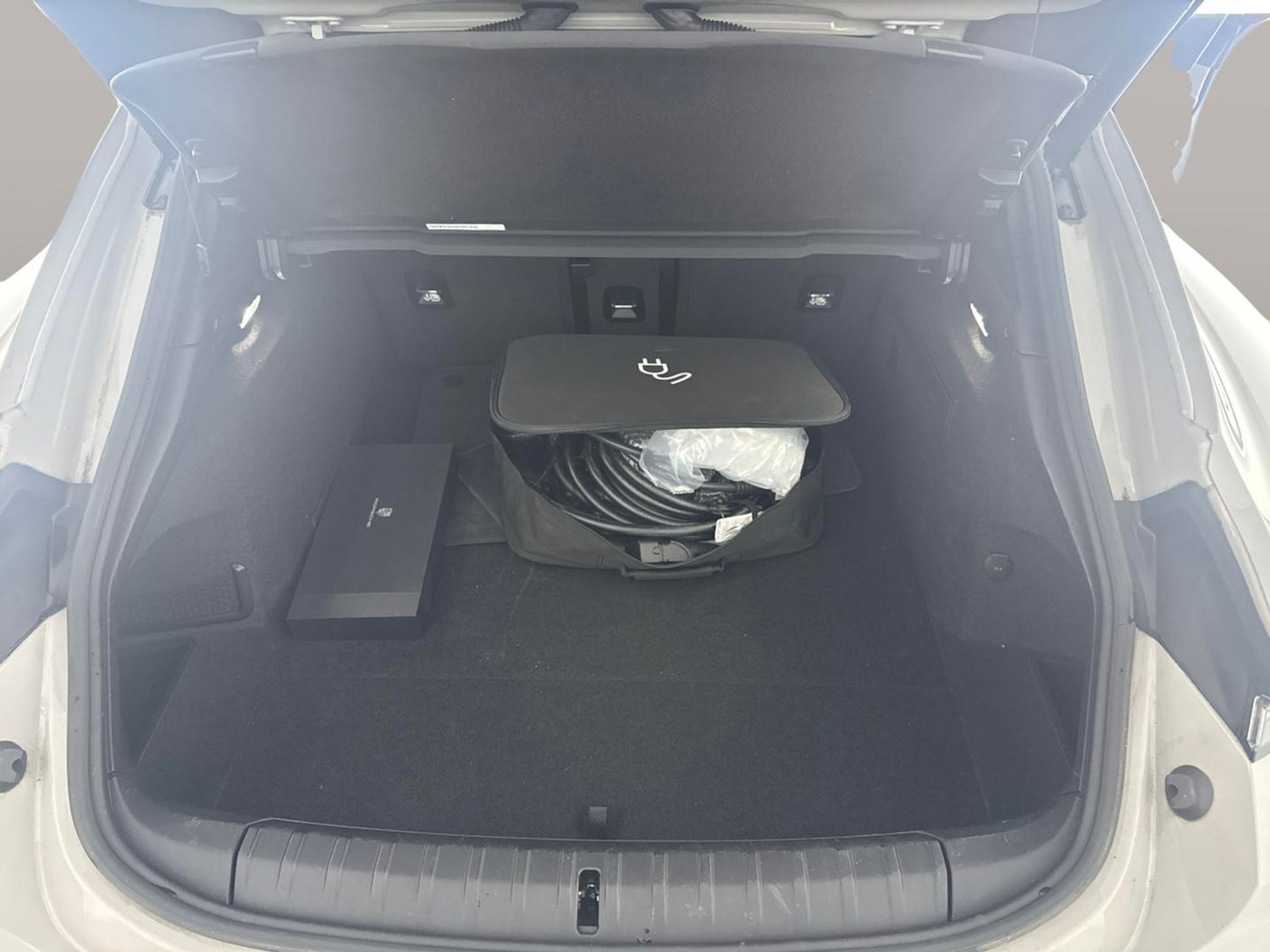 Used Porsche Taycan 2022 for sale - 77846135: Photo 41