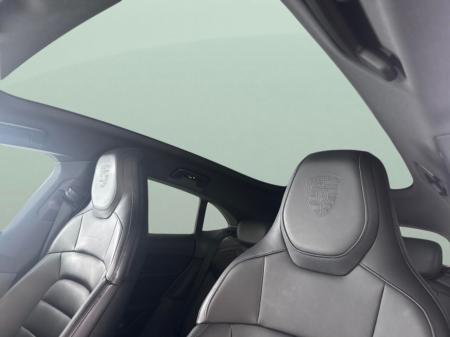 Used Porsche Taycan 2022 for sale - 77846135: Photo 5