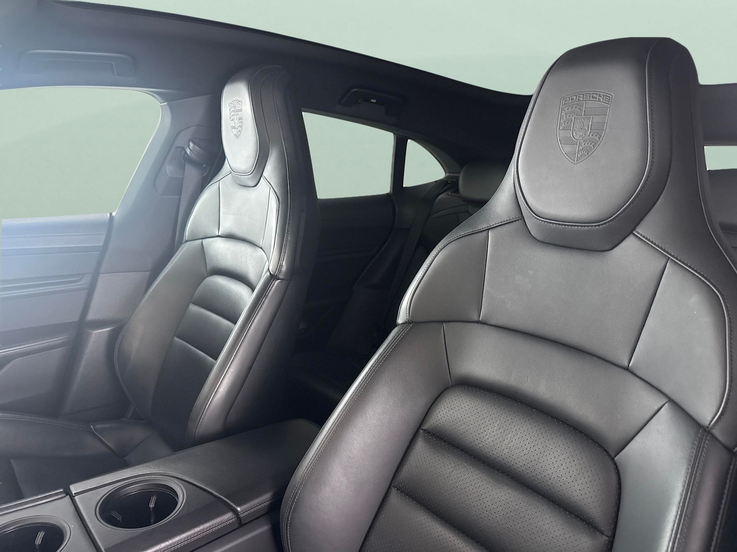 Used Porsche Taycan 2022 for sale - 77846135: Photo 8