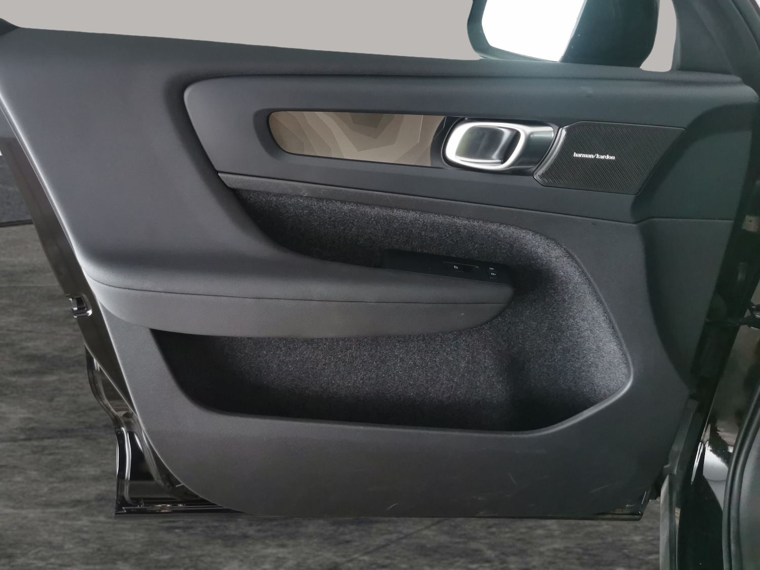 Used Volvo XC40 2023 for sale - 78197777: Photo 33