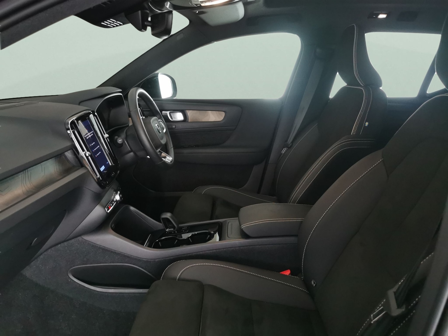 Used Volvo XC40 2023 for sale - 78197777: Photo 4