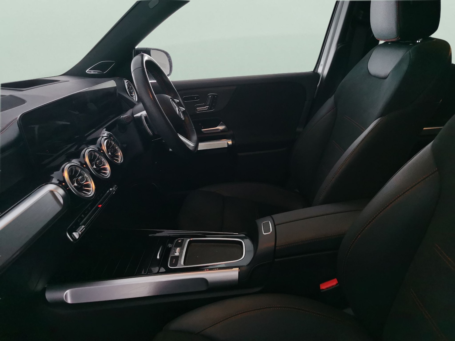 Used Mercedes-Benz EQB 2024 for sale - 77208089: Photo 4