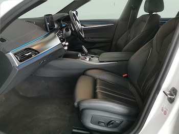 Used BMW 5 Series 2022 for sale - 77232667: Photo