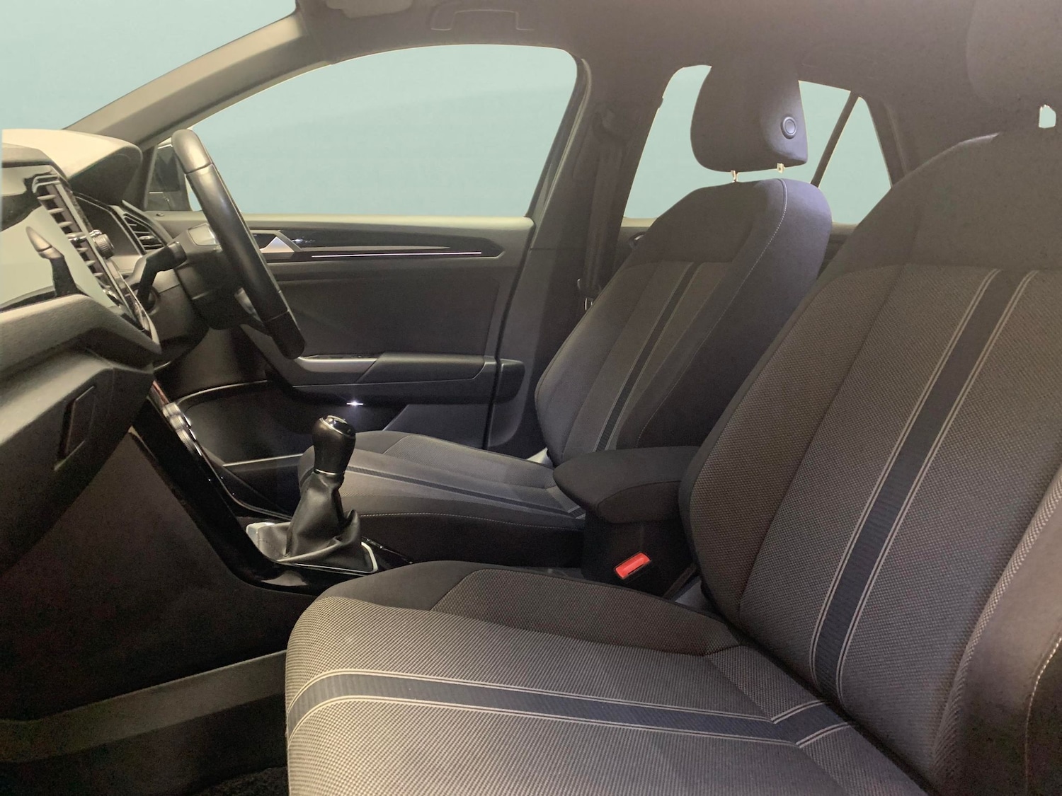 Used Volkswagen T-Roc 2021 for sale - 77373936: Photo 4