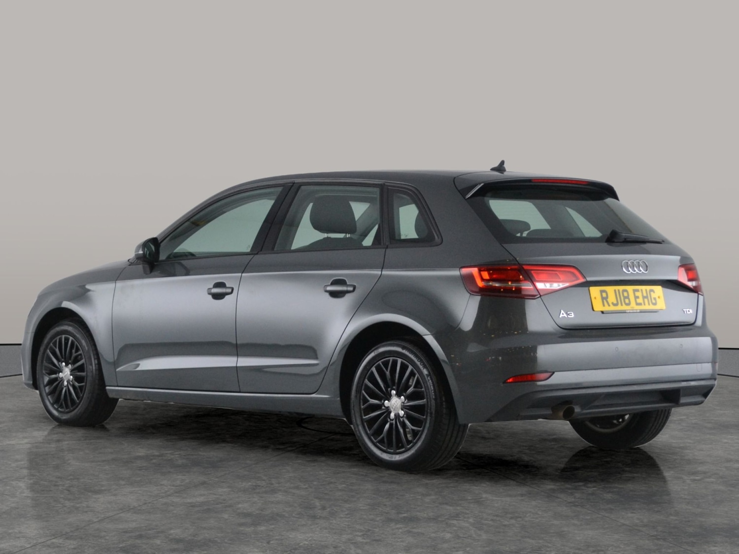 Used Audi A3 2018 for sale - 76353530: Photo 9