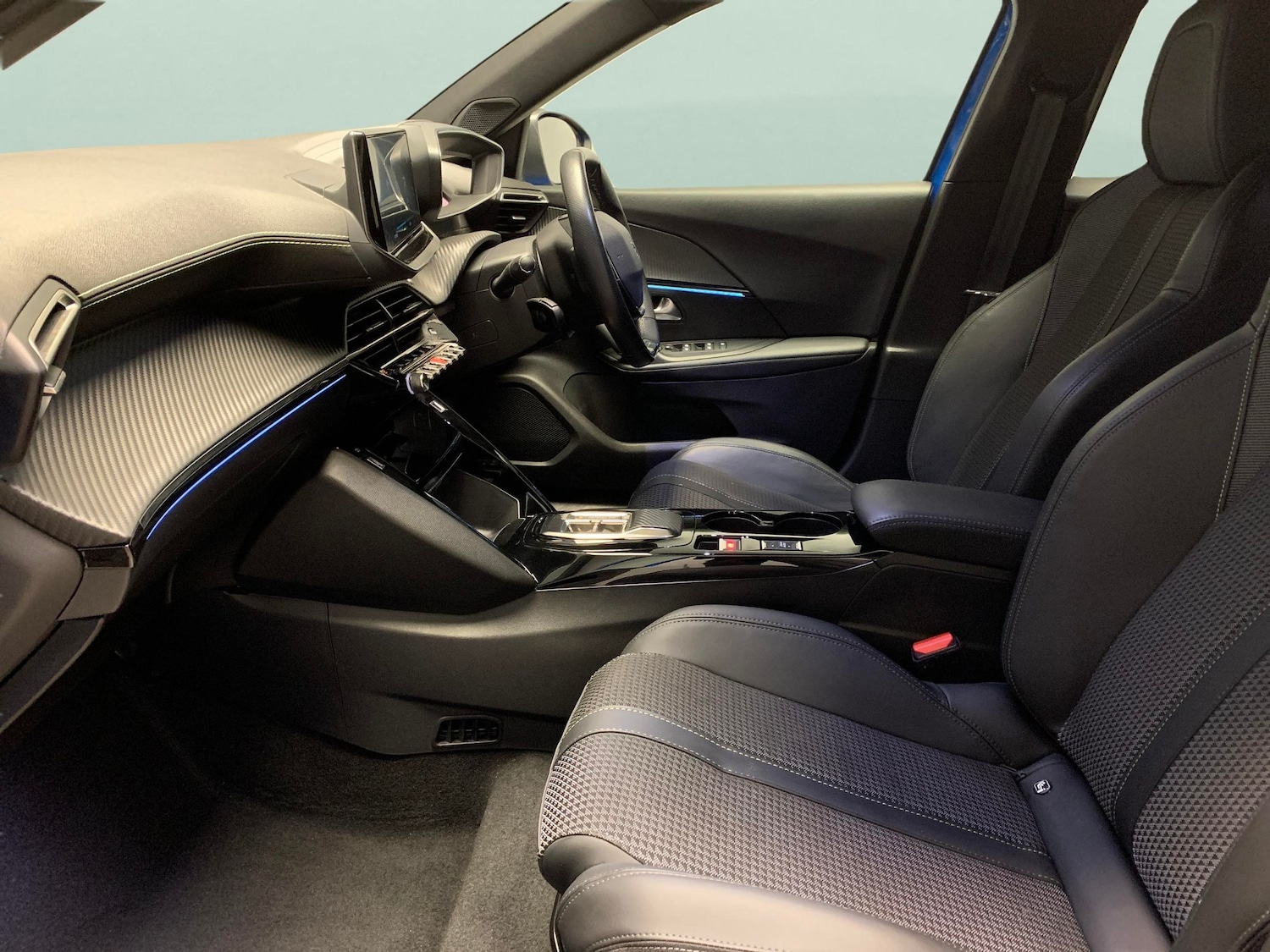 Used Peugeot E-2008 2022 for sale - 76599787: Photo 4