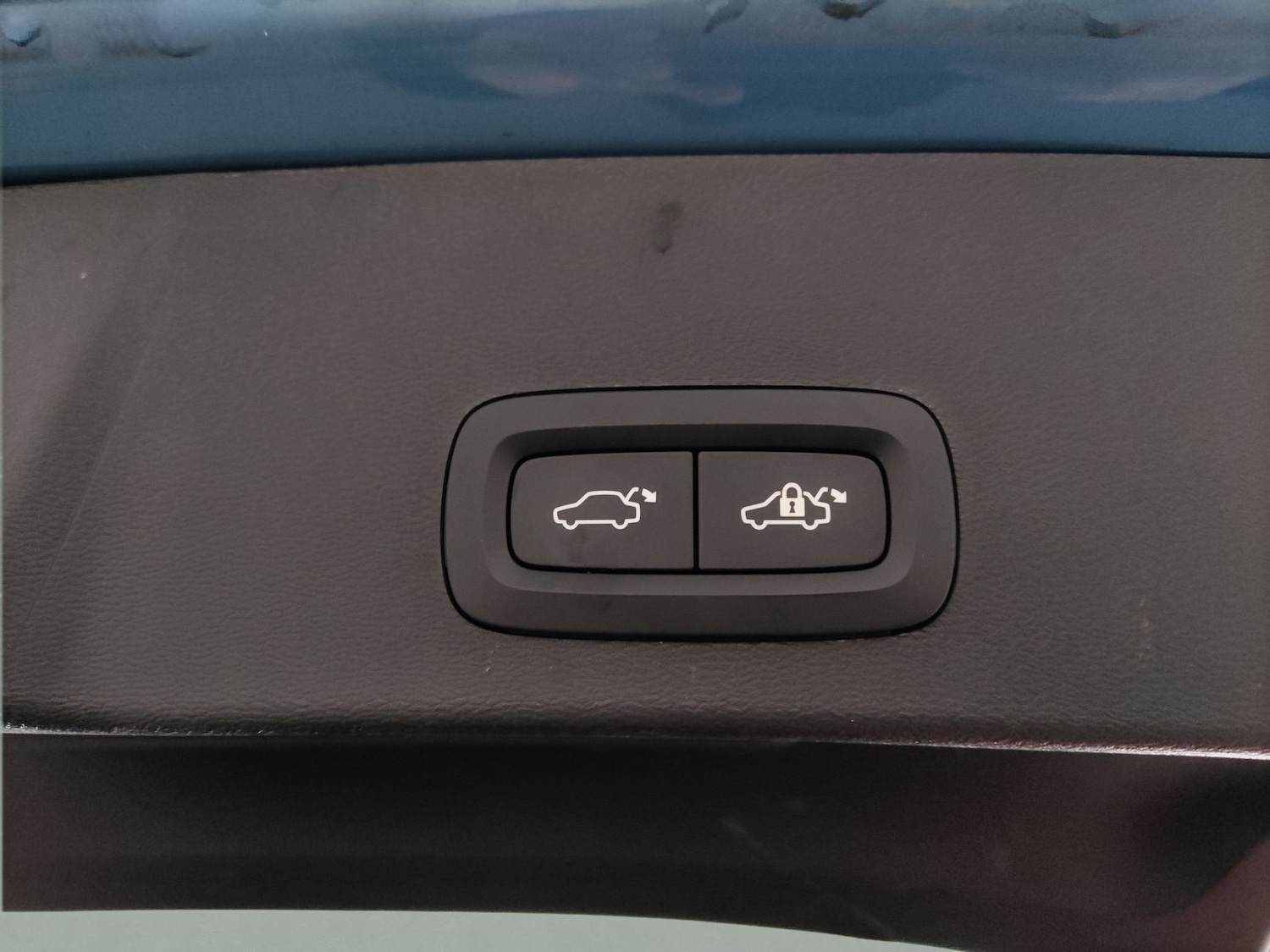 Used Volvo XC40 2023 for sale - 78207327: Photo 15