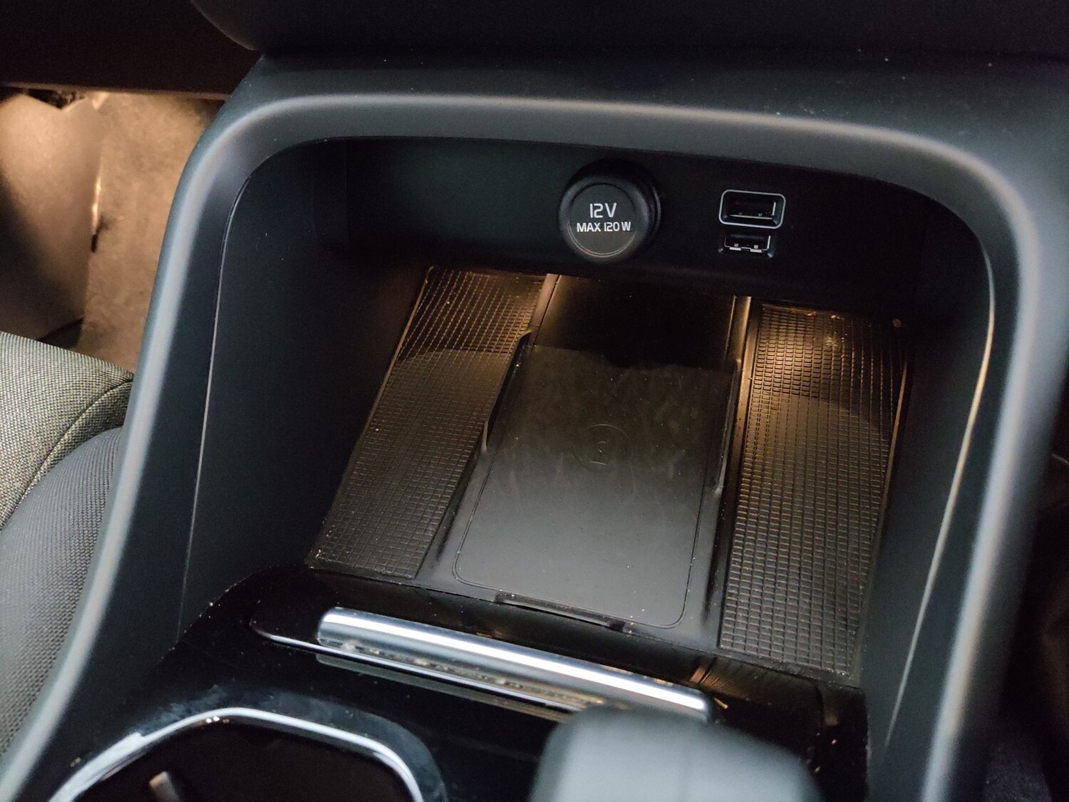 Used Volvo XC40 2023 for sale - 78207327: Photo 21