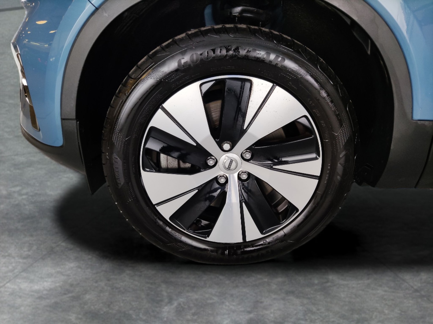 Used Volvo XC40 2023 for sale - 78207327: Photo 25