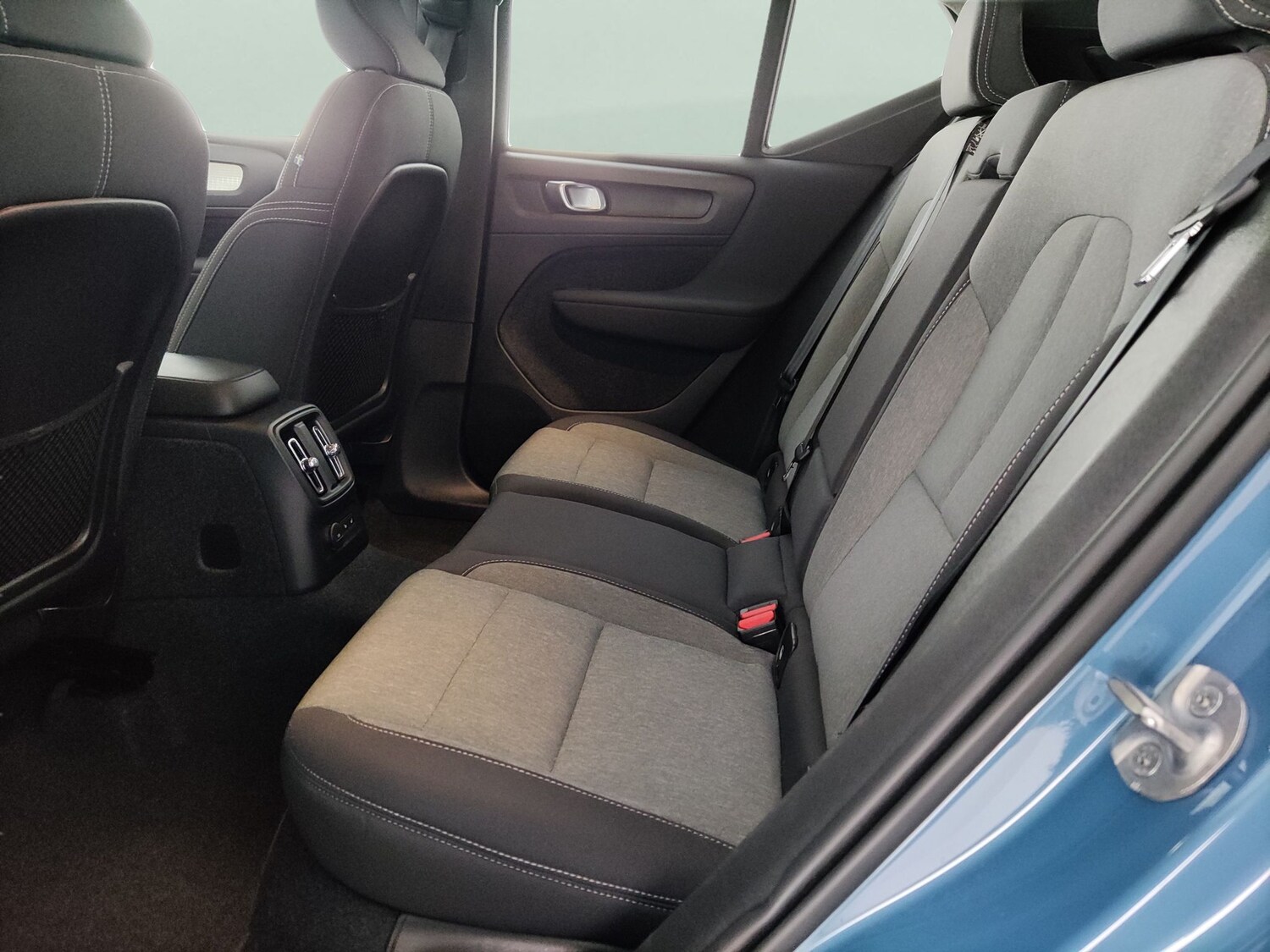 Used Volvo XC40 2023 for sale - 78207327: Photo 28