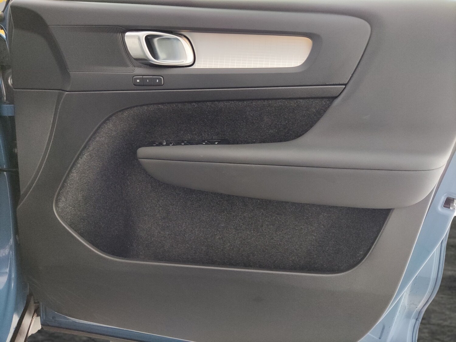 Used Volvo XC40 2023 for sale - 78207327: Photo 32