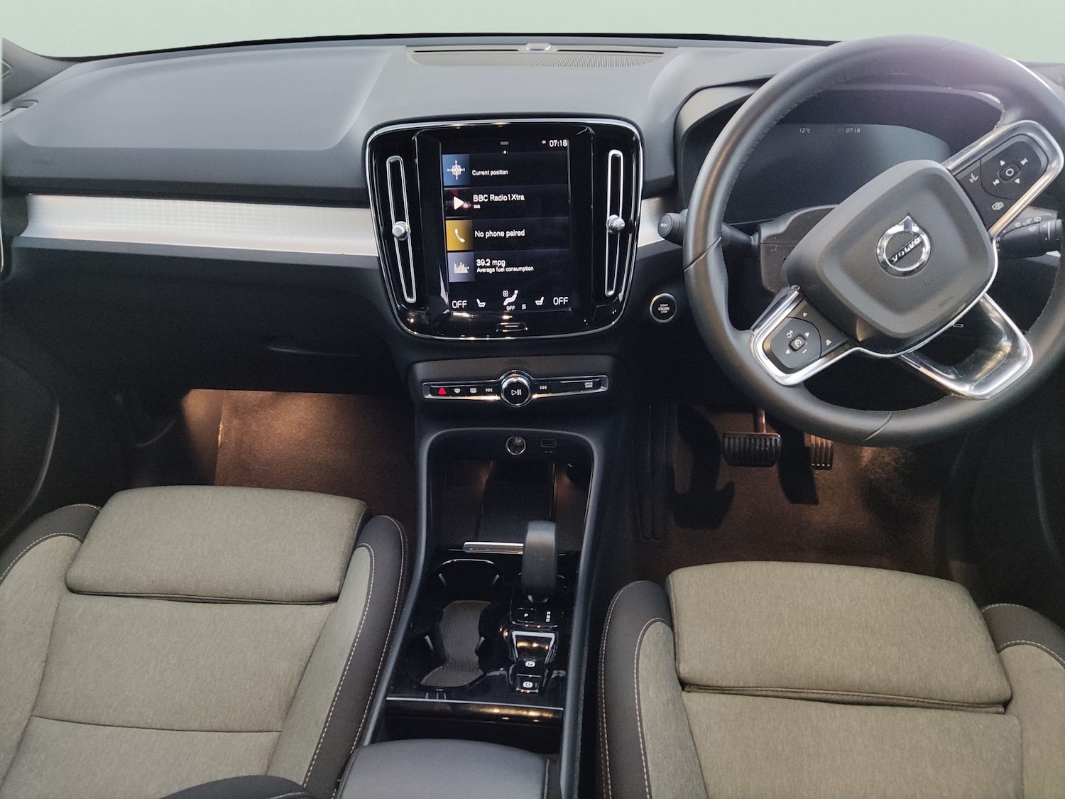 Used Volvo XC40 2023 for sale - 78207327: Photo 8