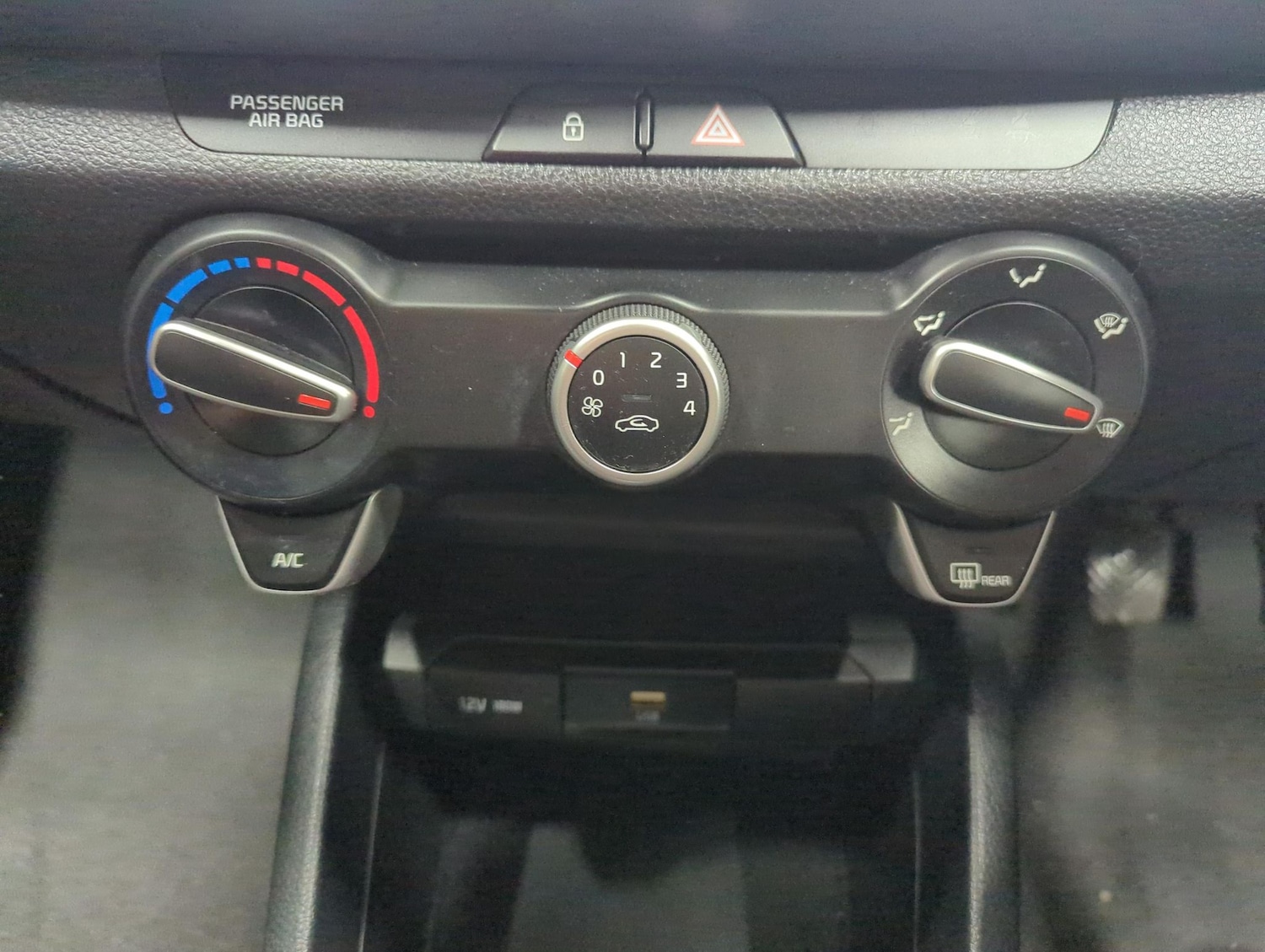 Used Kia Stonic 2022 for sale - 77360926: Photo 18