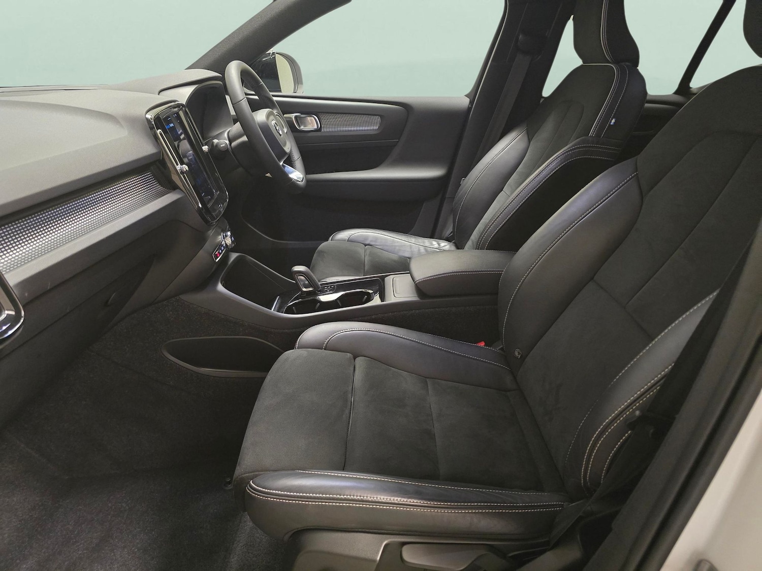 Used Volvo XC40 2021 for sale - 76529060: Photo 4