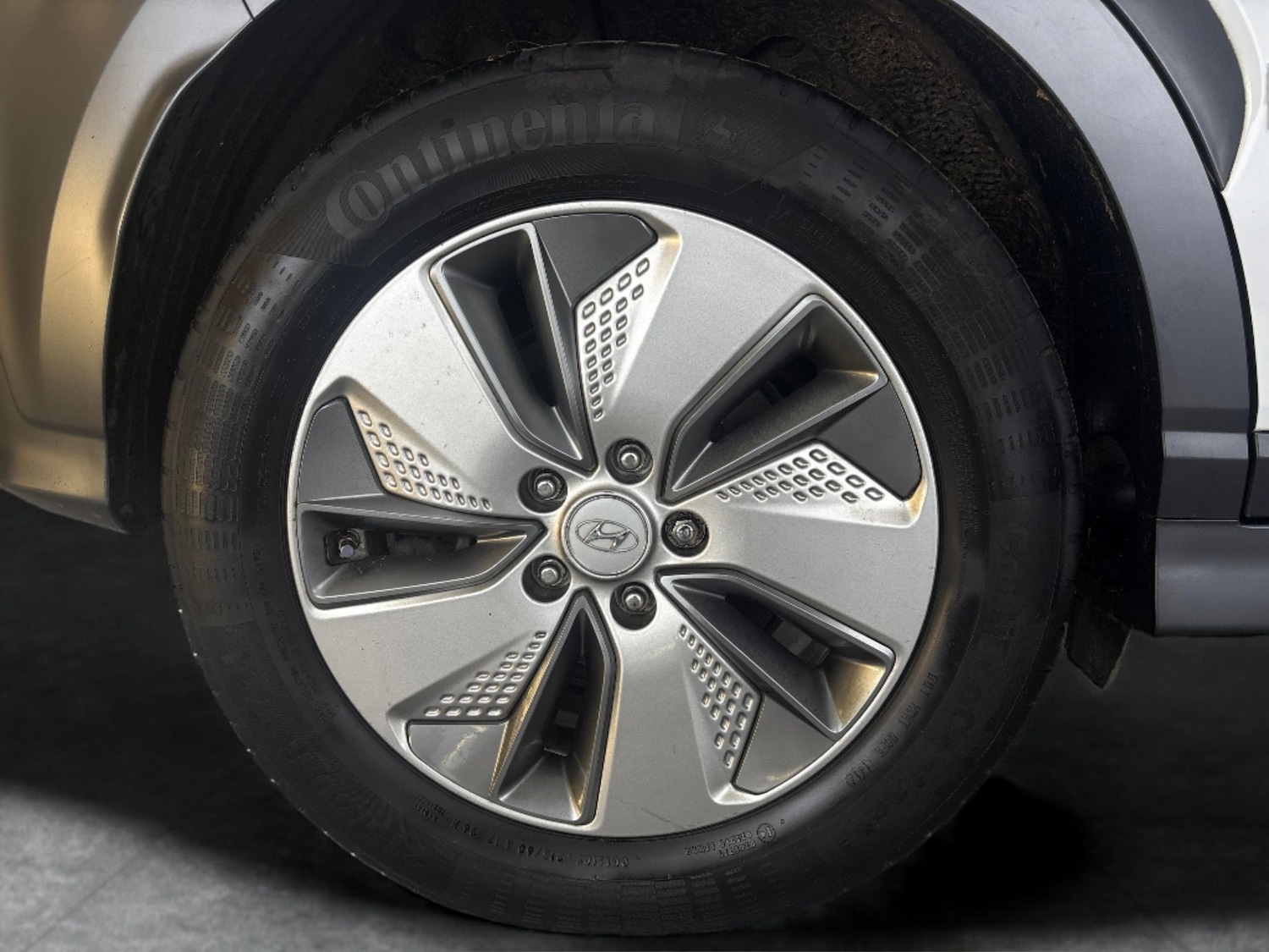 Used Hyundai KONA 2020 for sale - 76696810: Photo 28