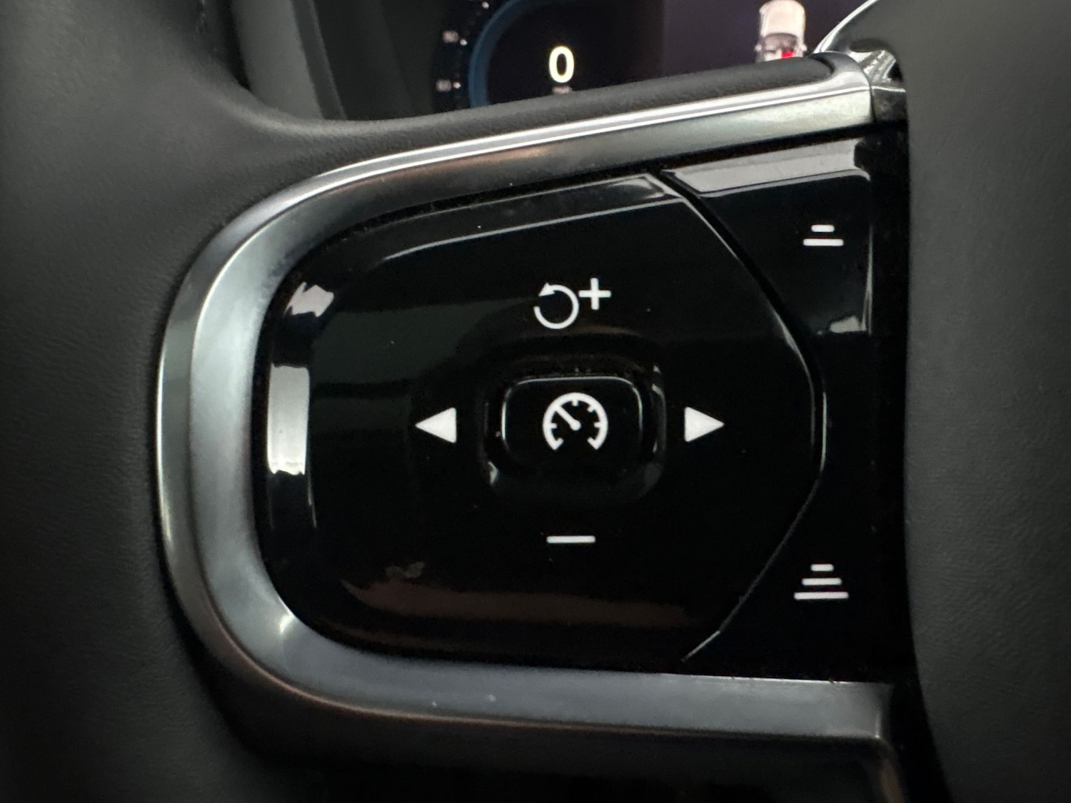 Used Volvo XC60 2021 for sale - 77337325: Photo 15