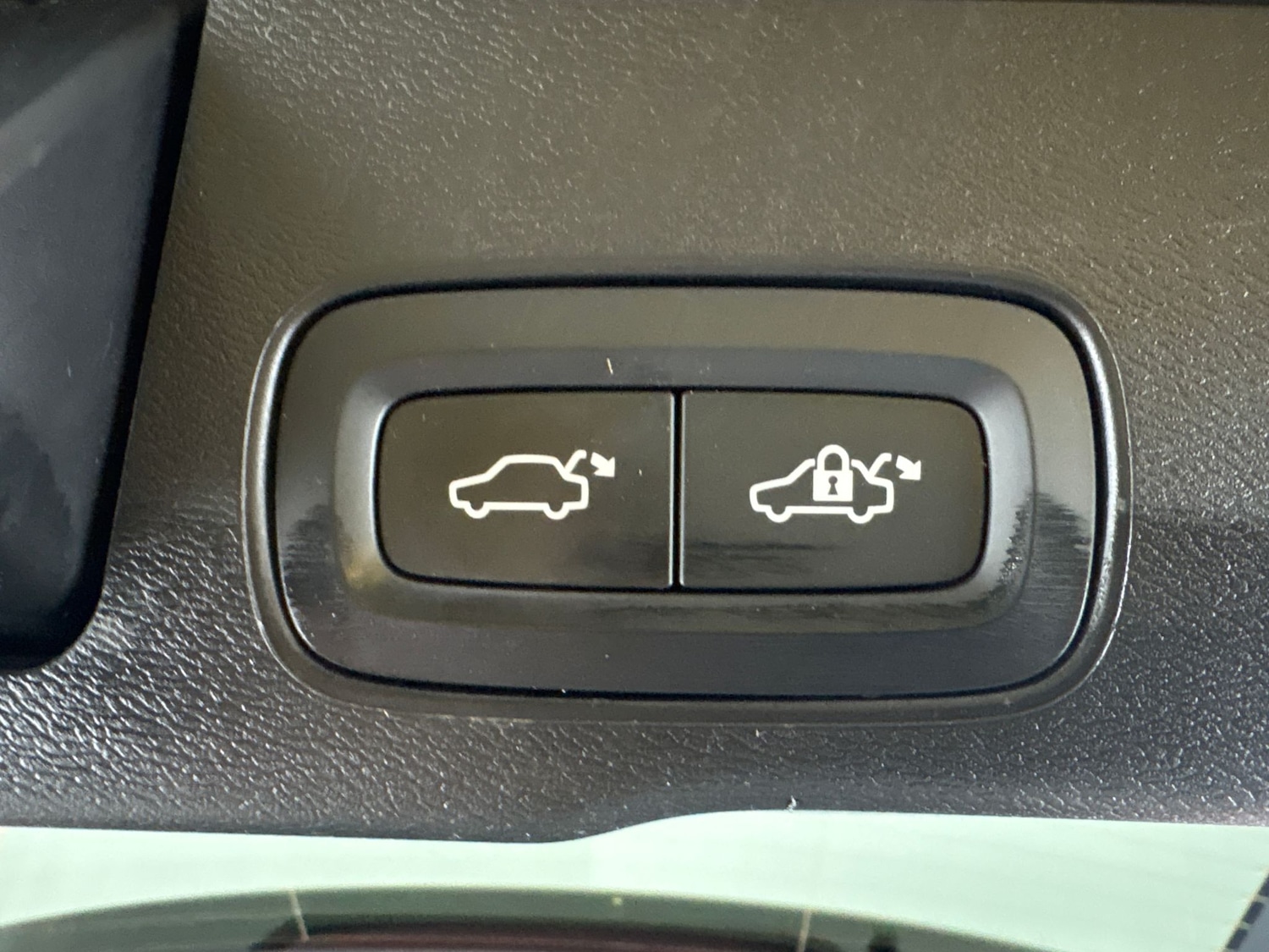 Used Volvo XC60 2021 for sale - 77337325: Photo 29