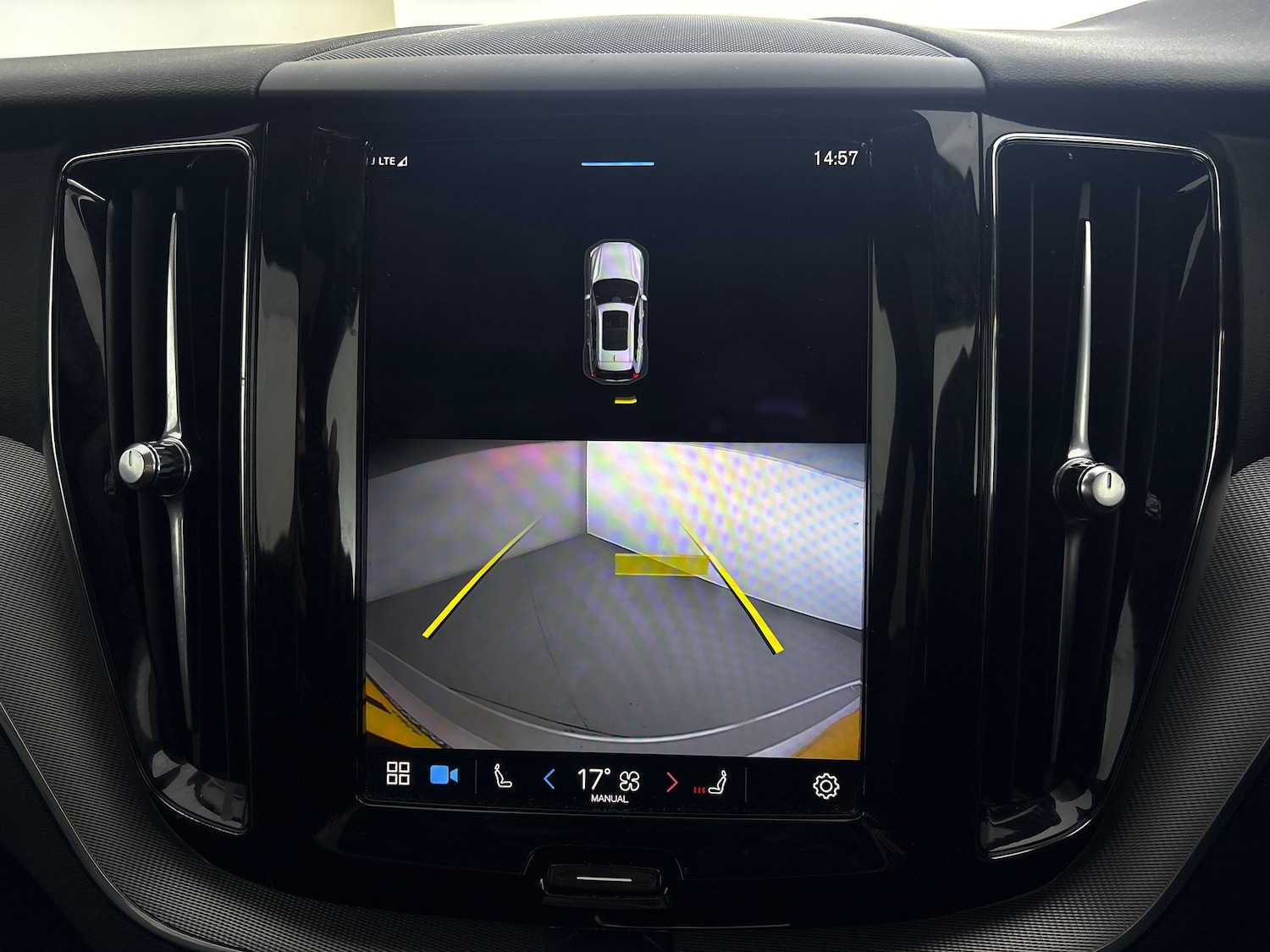 Used Volvo XC60 2021 for sale - 77337325: Photo 30