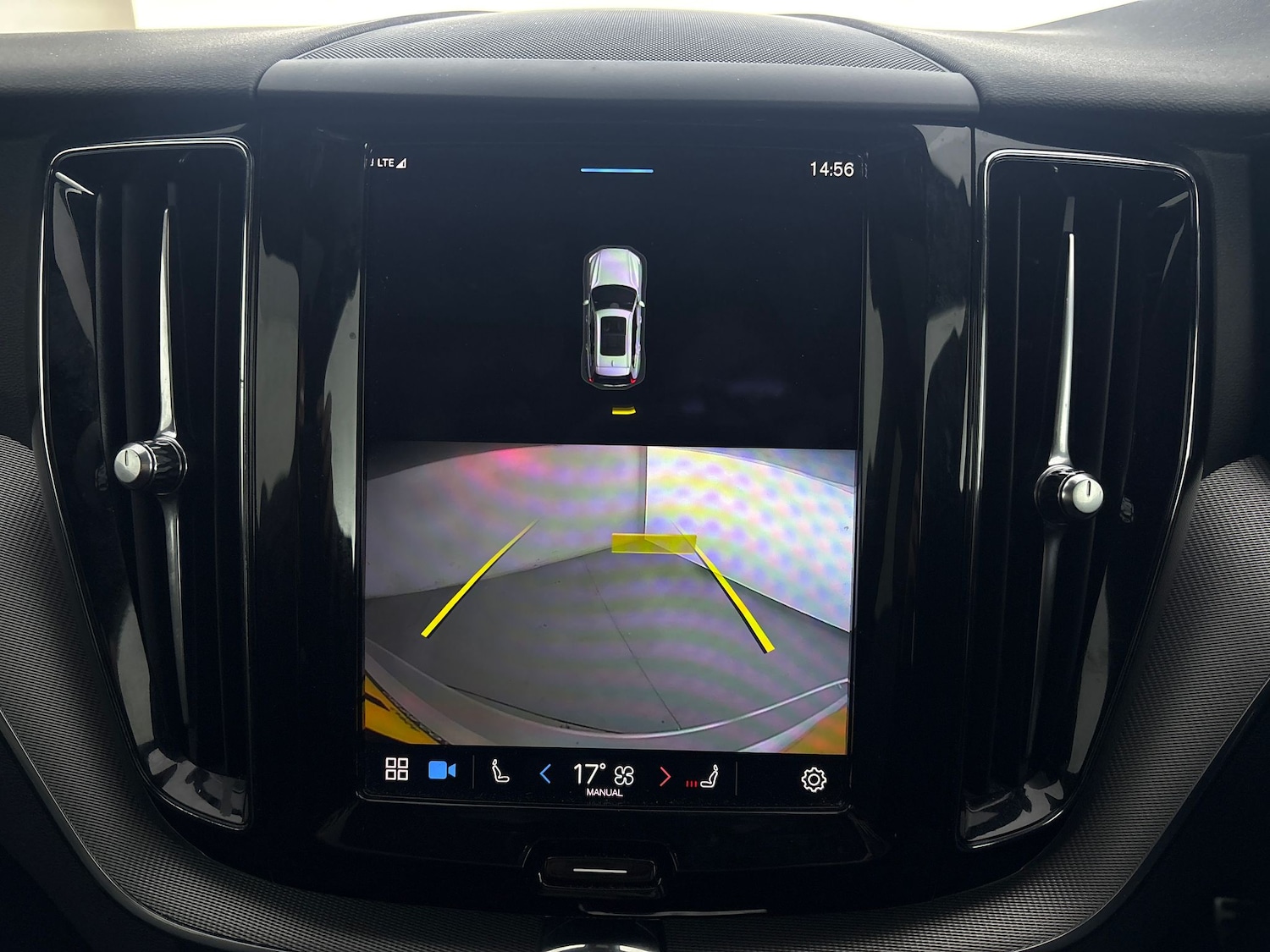 Used Volvo XC60 2021 for sale - 77337325: Photo 6