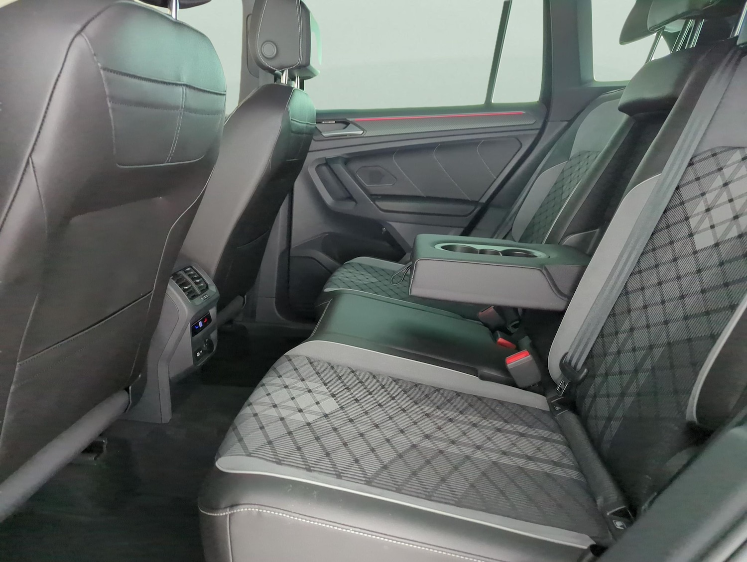 Used Volkswagen Tiguan 2023 for sale - 77319275: Photo 32