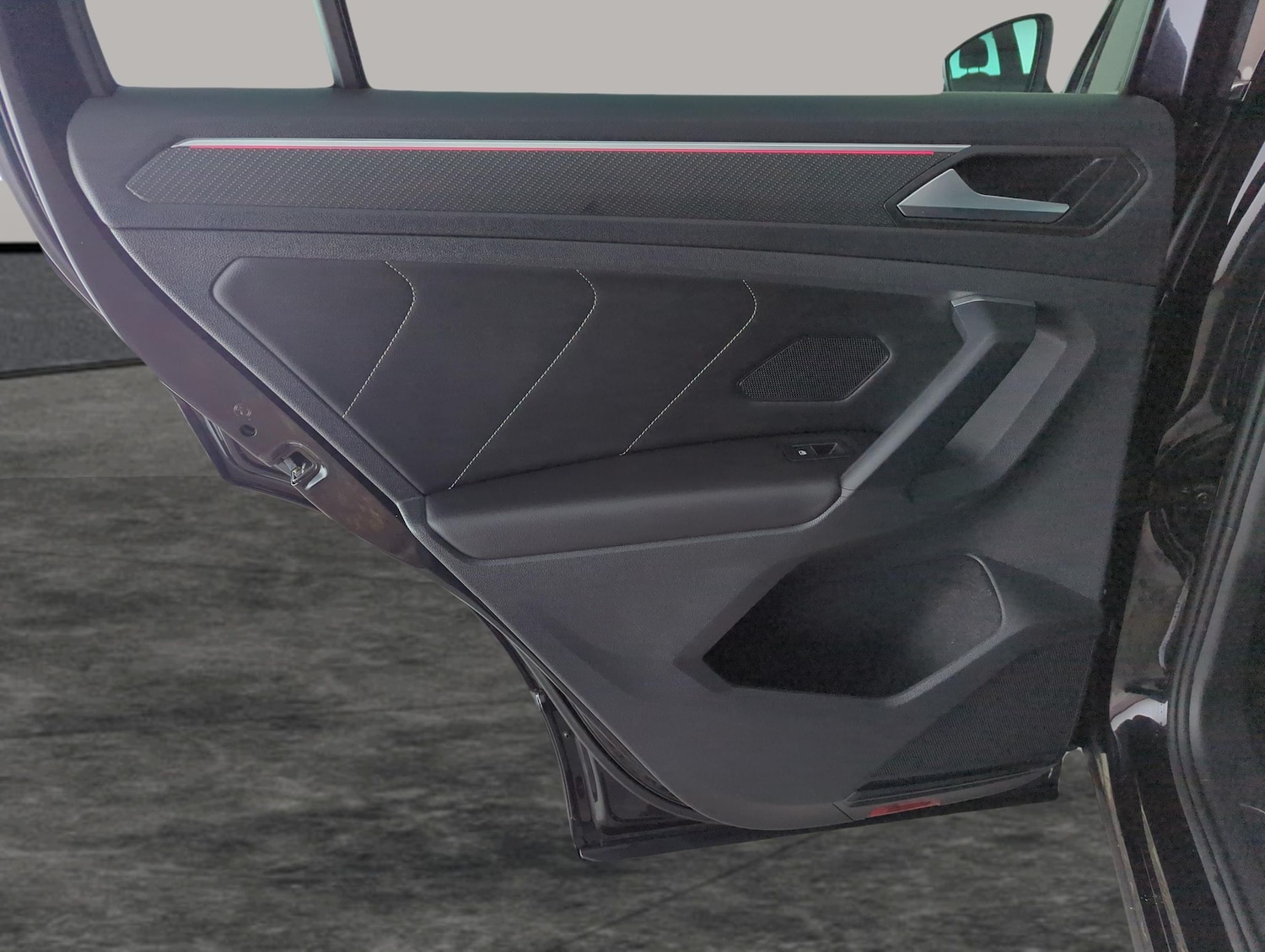 Used Volkswagen Tiguan 2023 for sale - 77319275: Photo 34