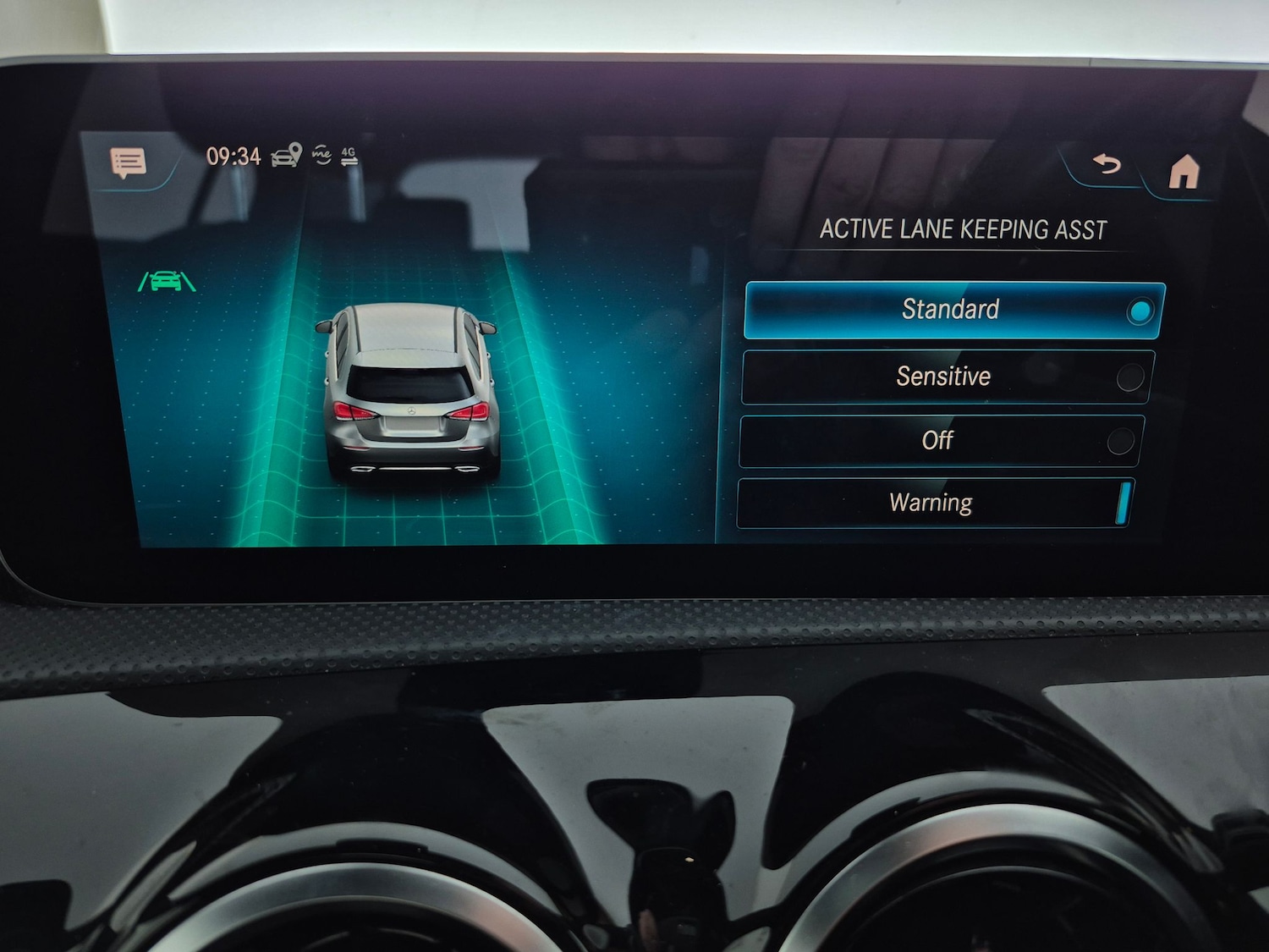 Used Mercedes-Benz A-Class 2018 for sale - 77975826: Photo 23